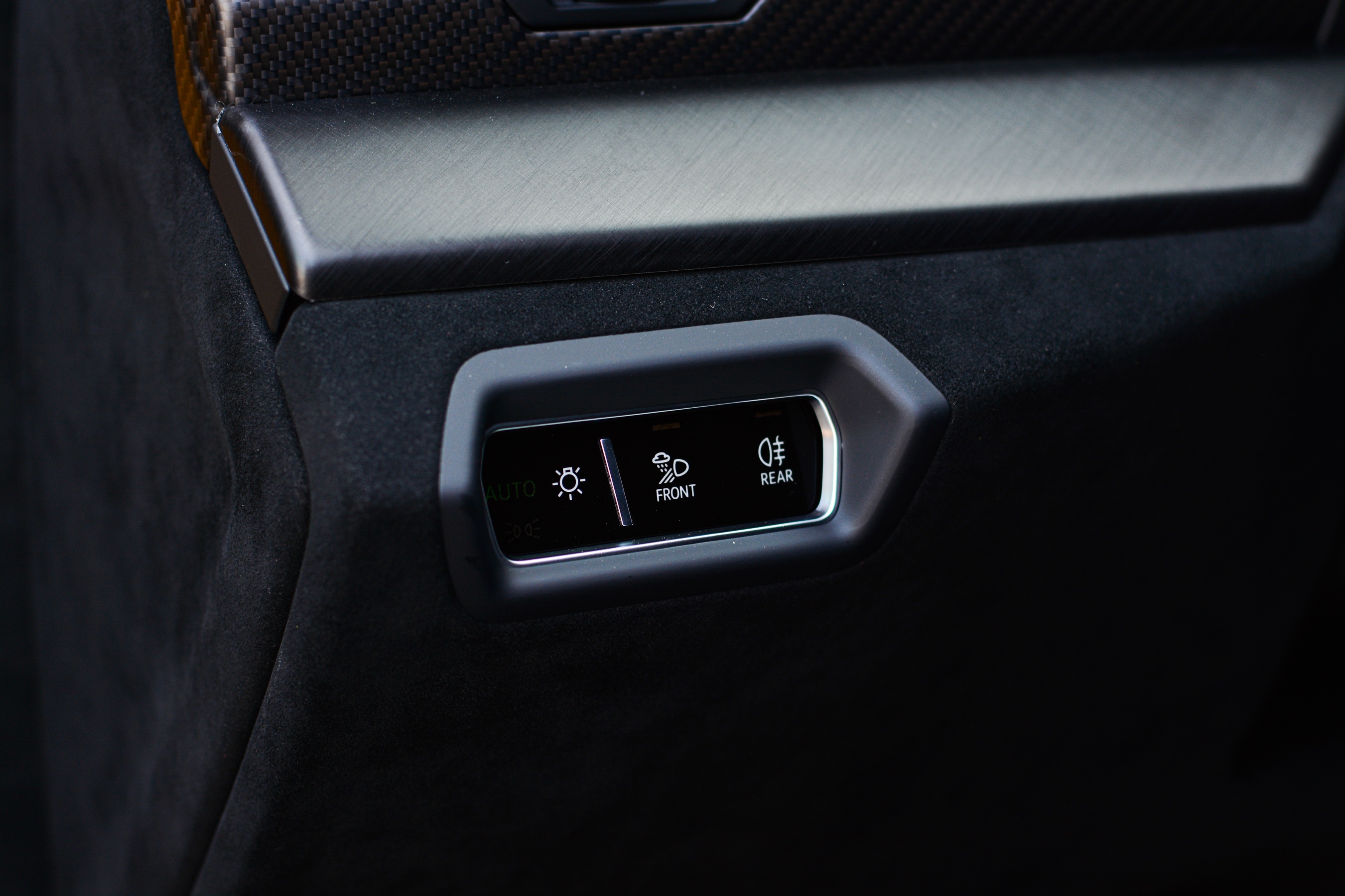 Ngam nhin Lamborghini Urus Performante anh 15