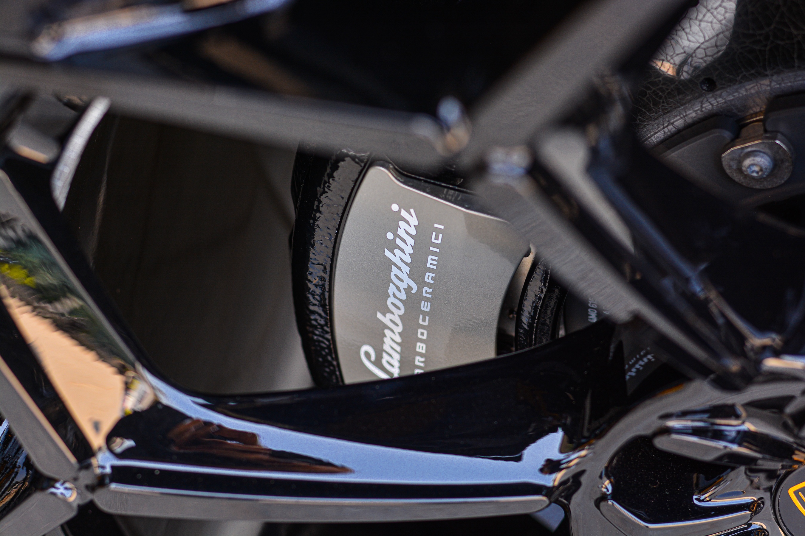 Ngam nhin Lamborghini Urus Performante anh 24