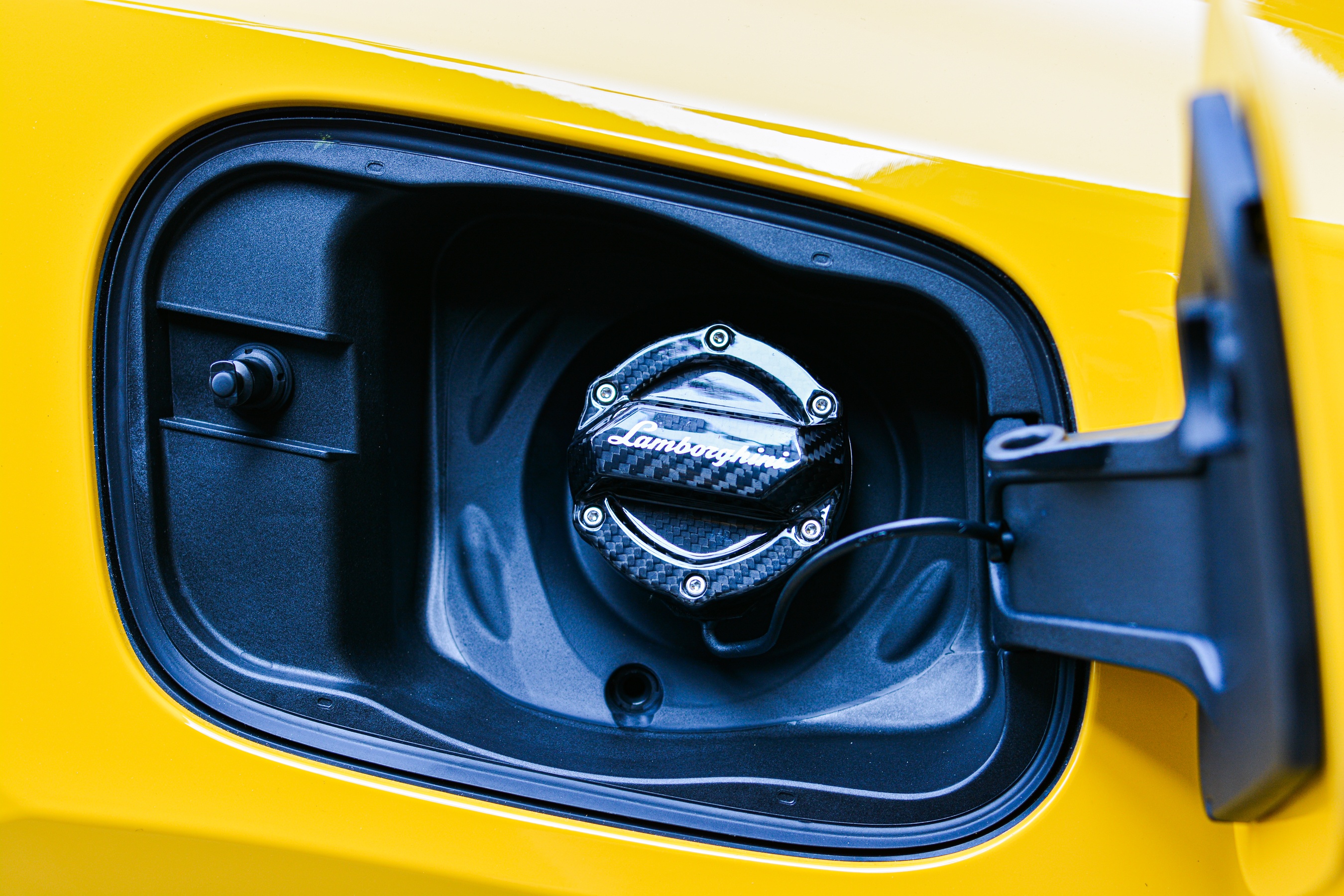 Ngam nhin Lamborghini Urus Performante anh 9