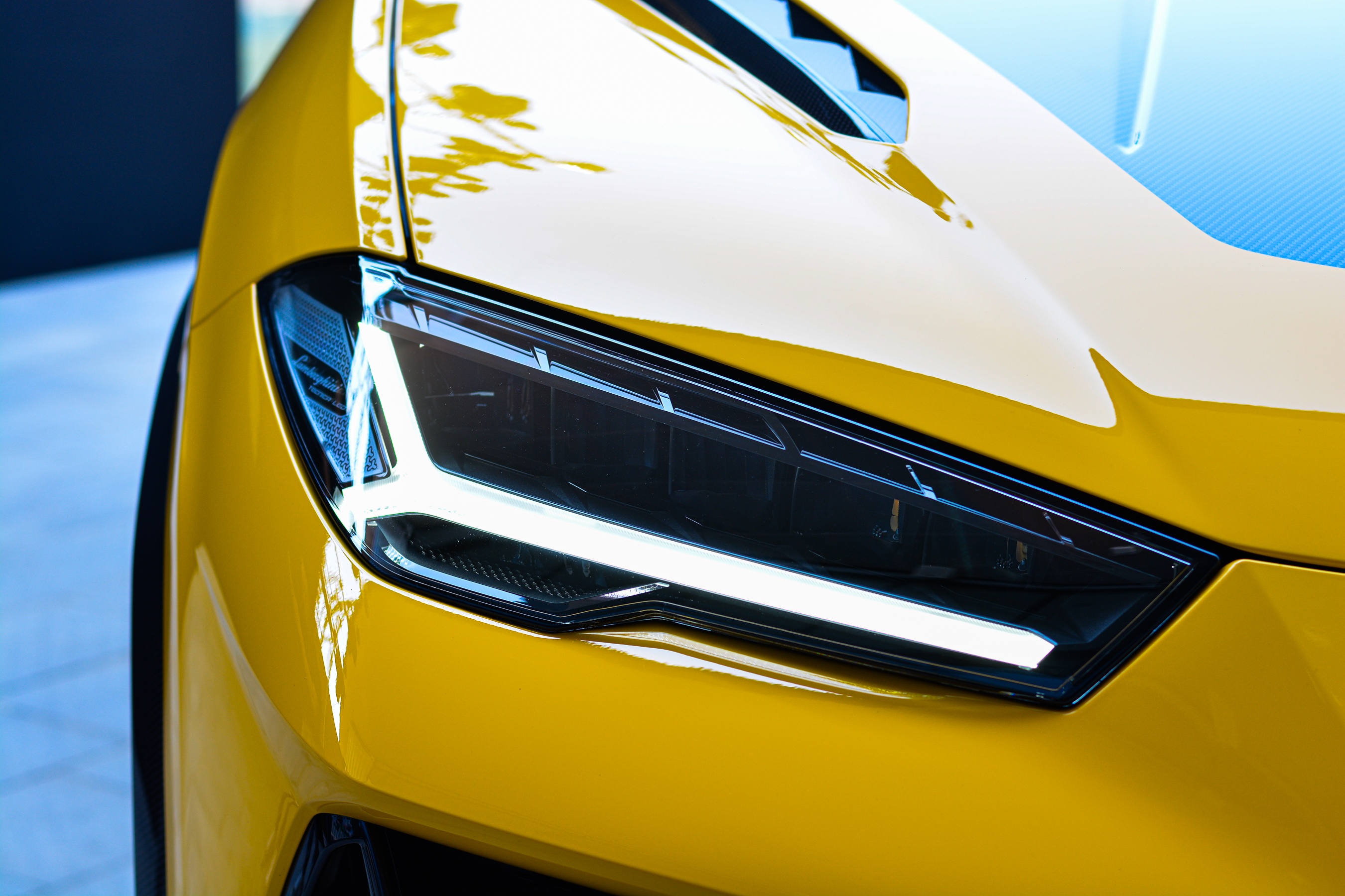 Ngam nhin Lamborghini Urus Performante anh 5