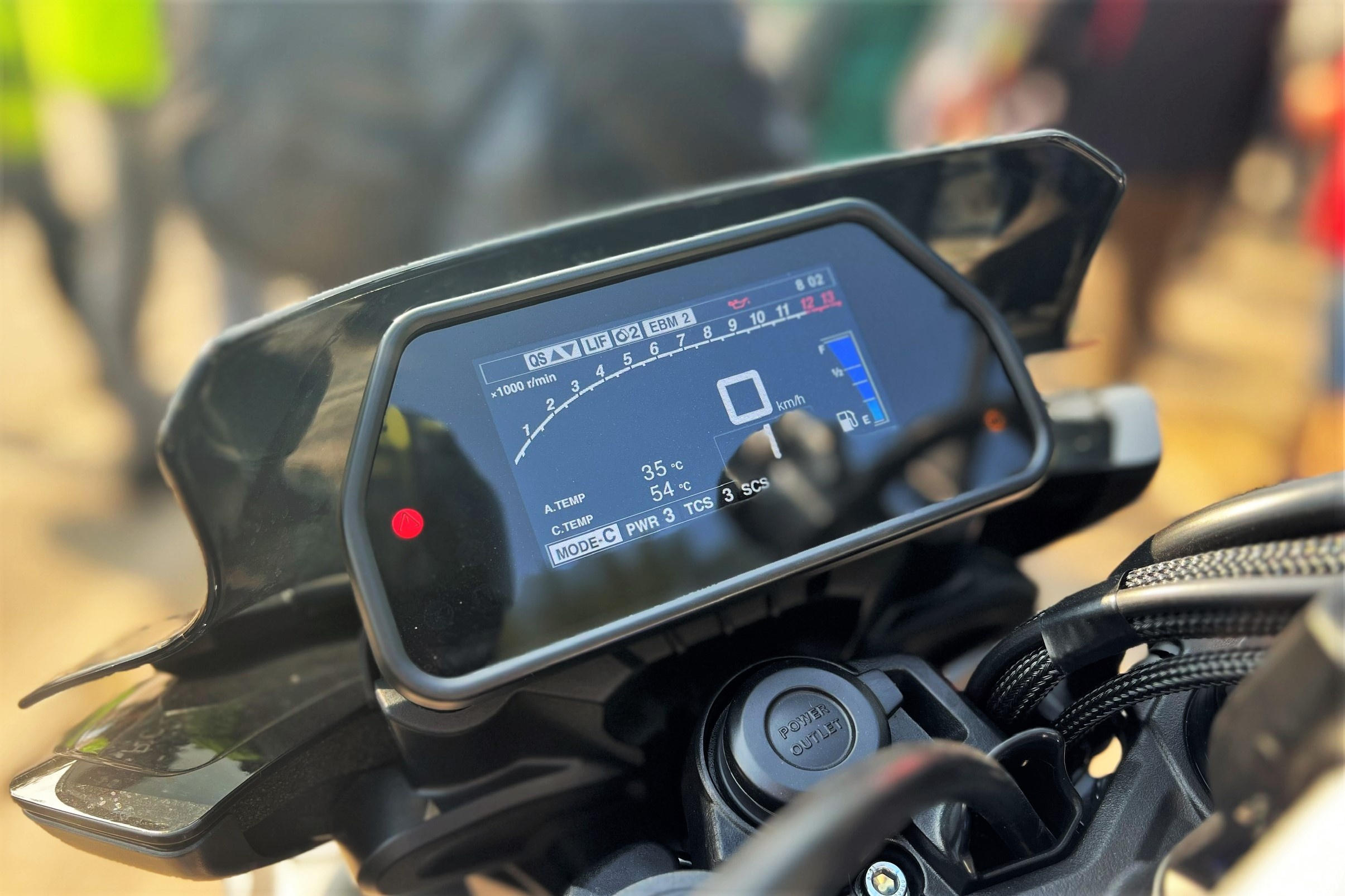 Danh gia Yamaha MT-10 anh 3