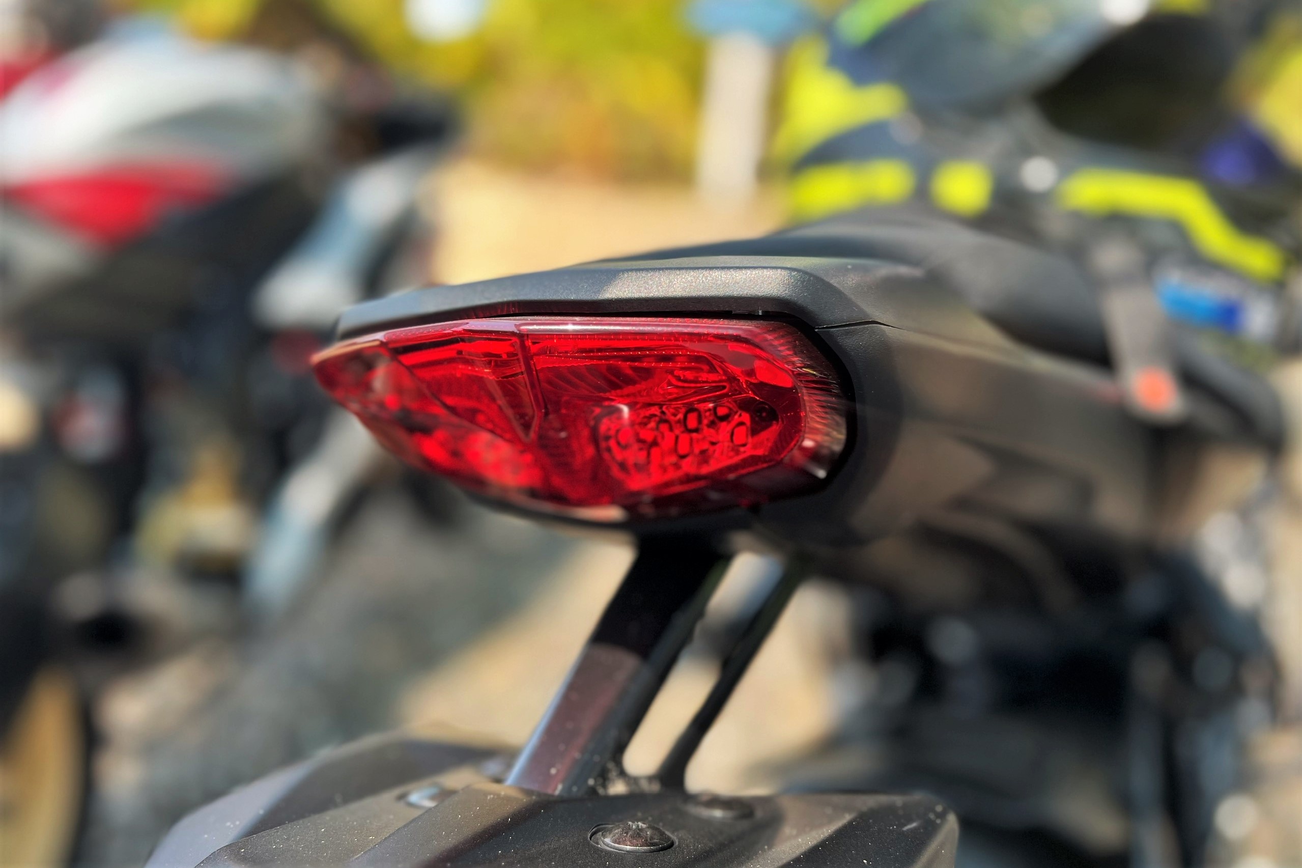 Danh gia Yamaha MT-10 anh 2