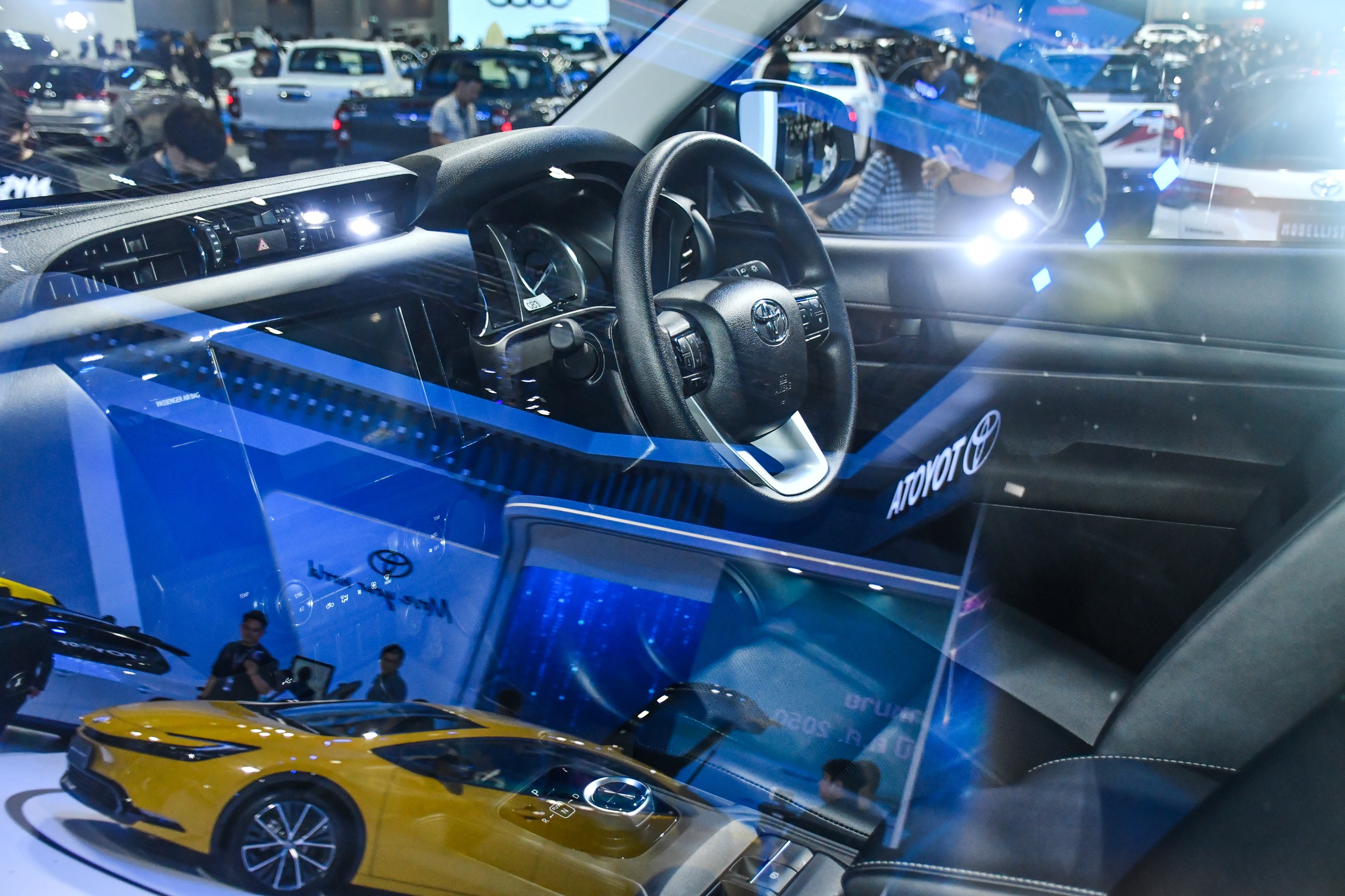 Toyota Hilux dong co dien anh 7