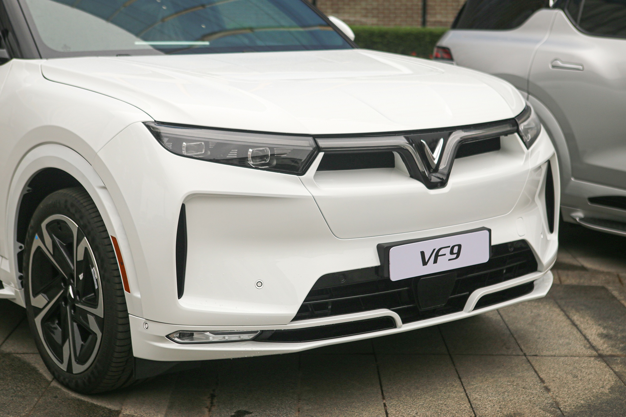 VinFast VF9 ban thuong mai anh 4