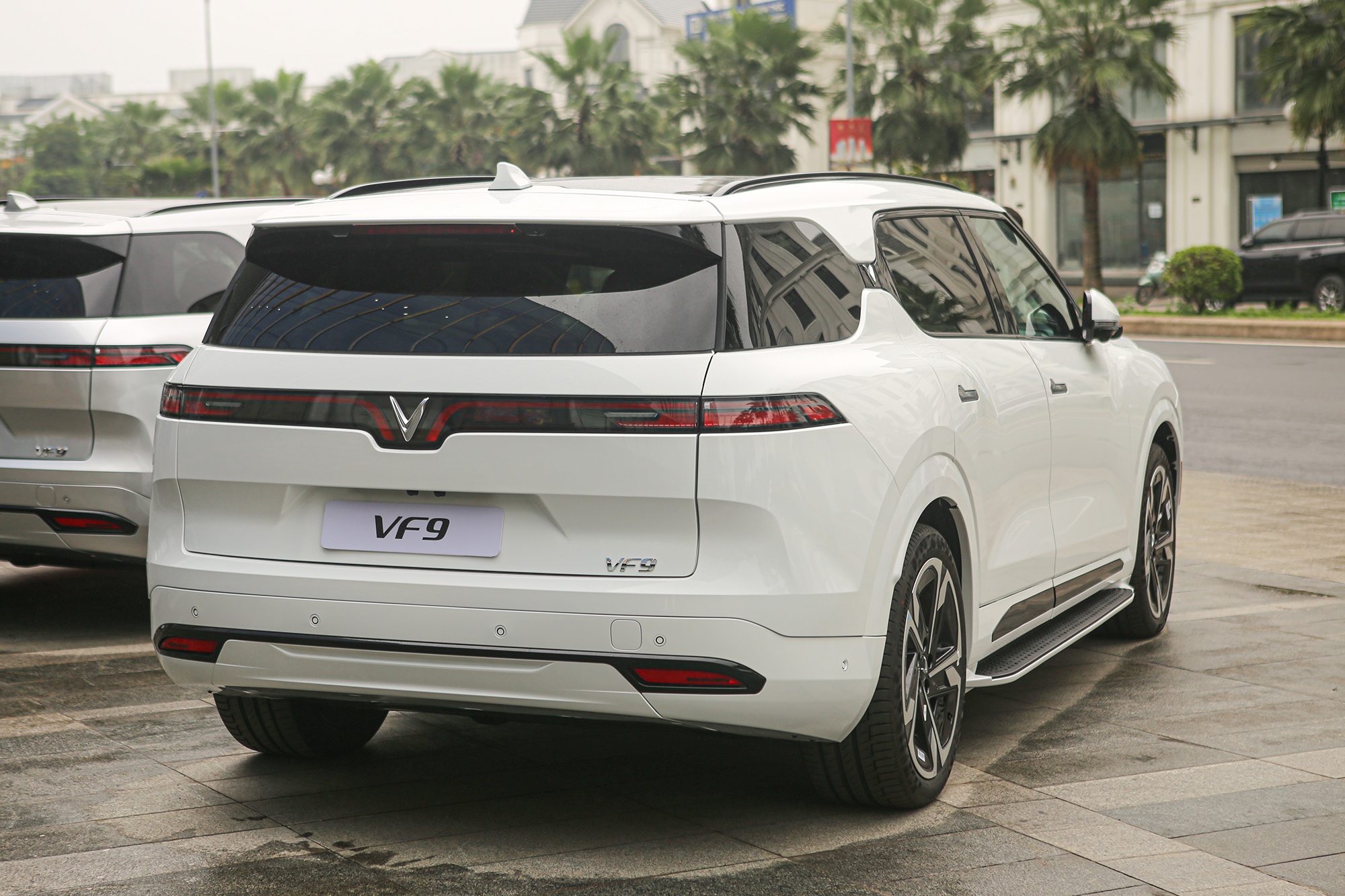 VinFast VF9 ban thuong mai anh 8