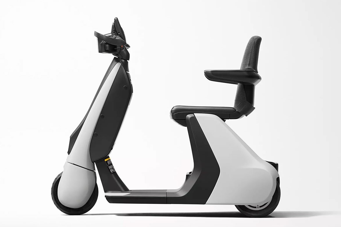 Toyota san xuat xe may dien - co so lui, cong nghe an toan giong oto hinh anh