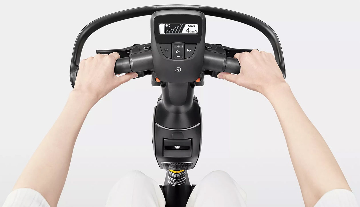 Toyota ban xe may dien anh 1