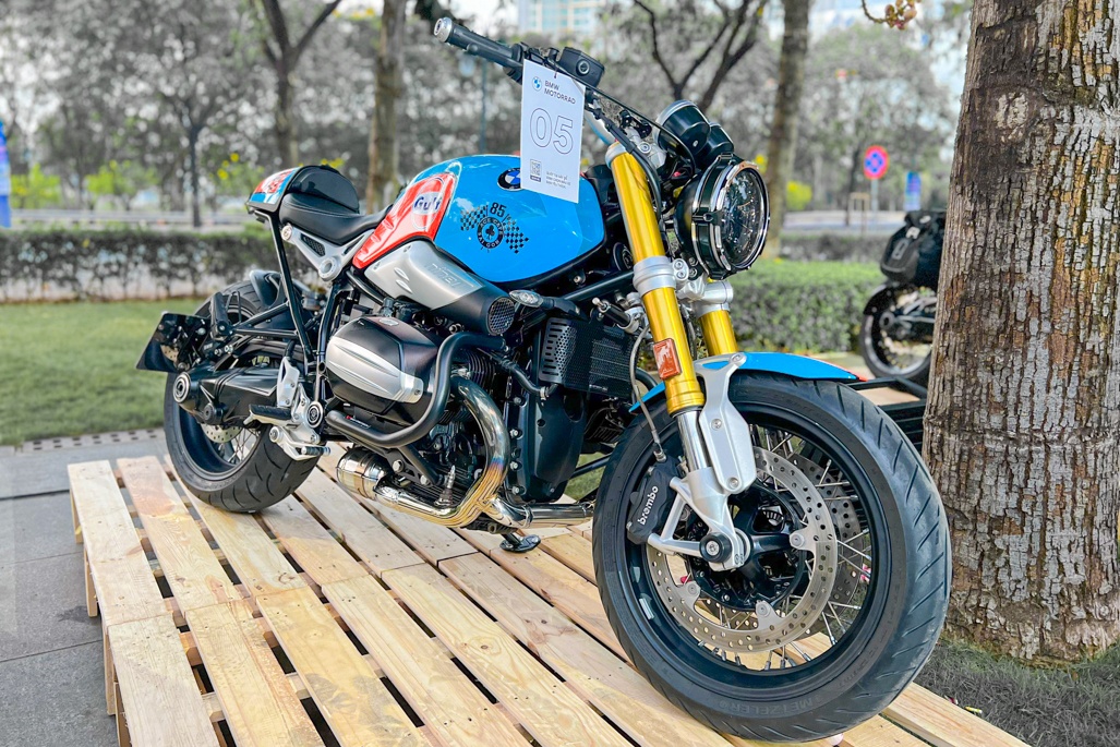 Dan moto BMW R nineT dac biet tu hop tai TP.HCM hinh anh