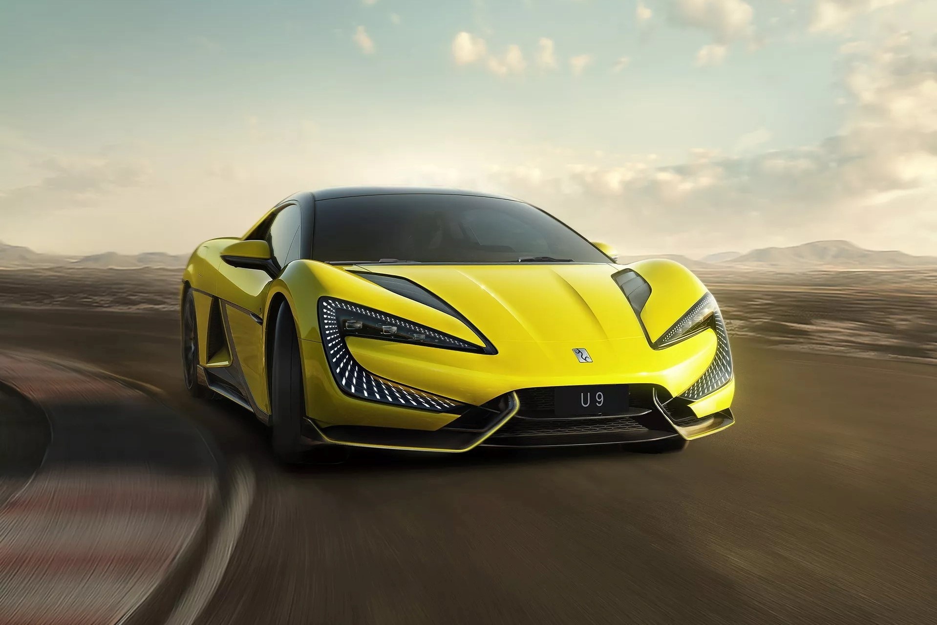 YangWang U9 hoan thanh duong dua bang cong nghe tu lai hinh anh