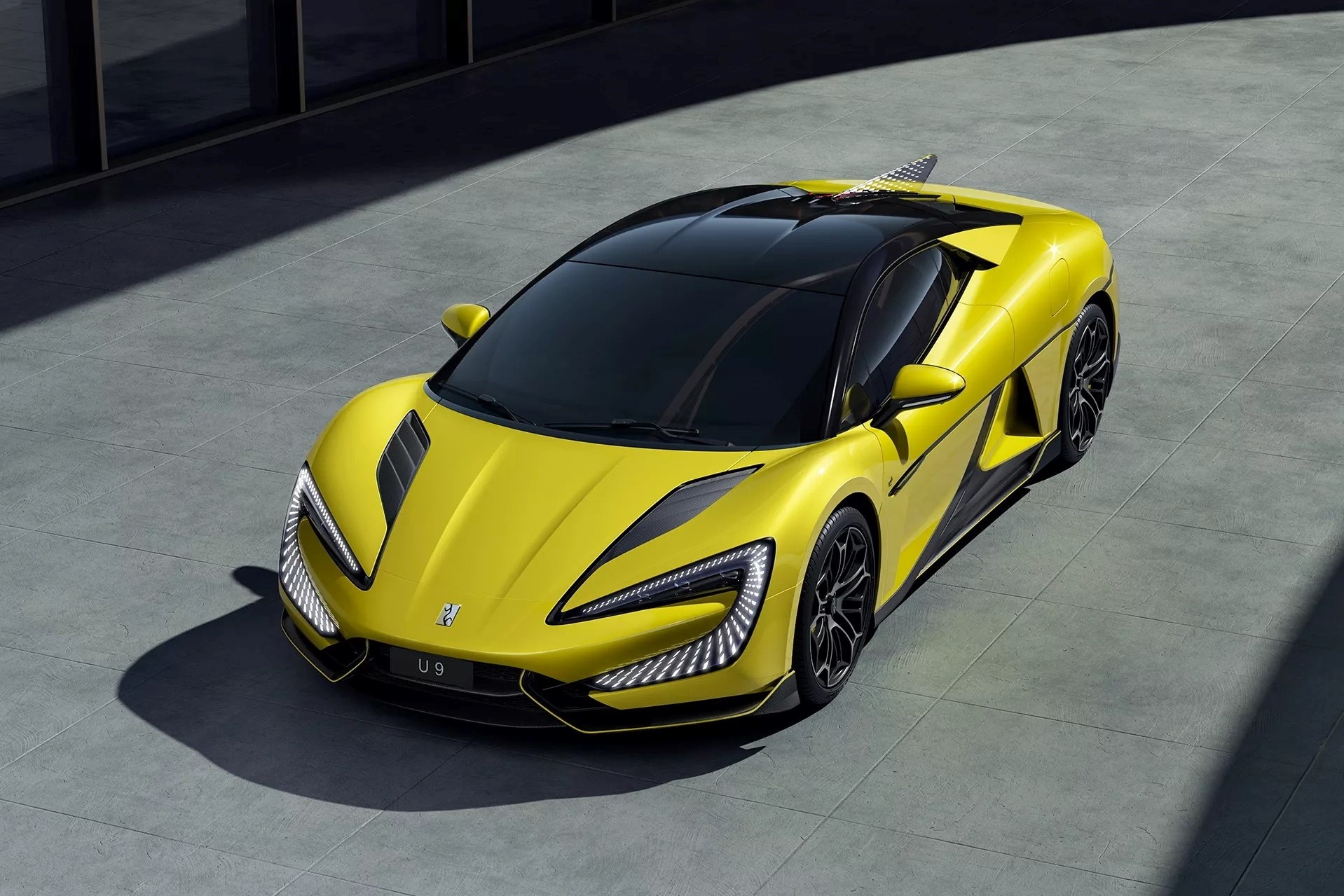 Oto dien bat nhay anh 2