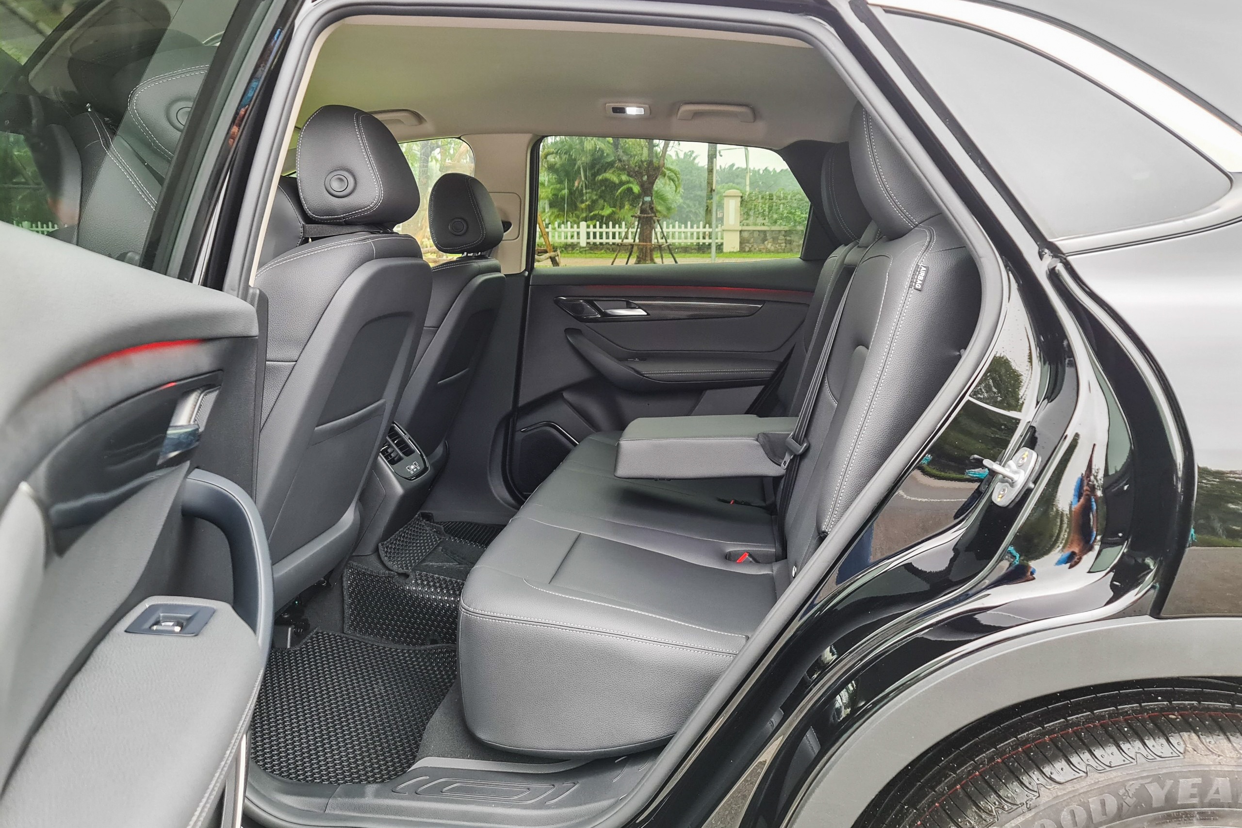 Taxi VinFast VF8 ảnh 7 Taxi VinFast VF8 anh 7