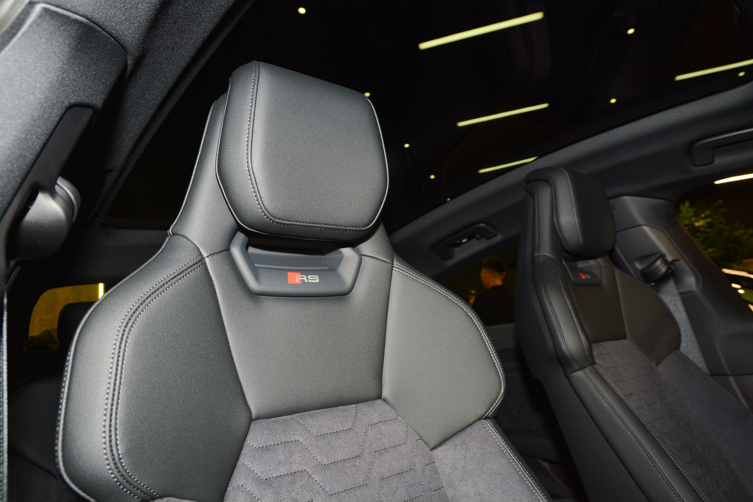 Audi RS e-tron GT anh 23