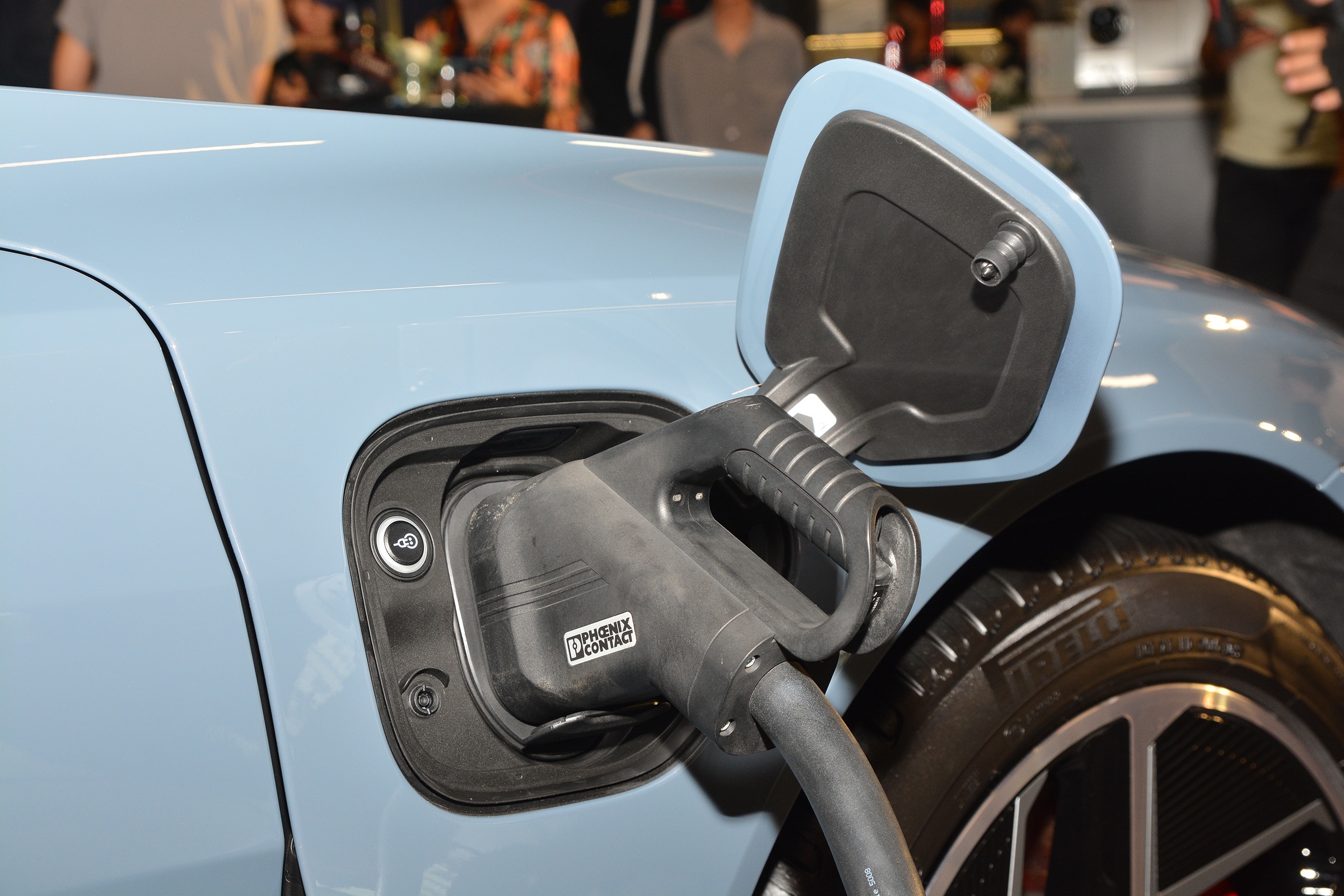 Tu 1/8, chung cu hang 1 phai co diem sac xe dien hinh anh