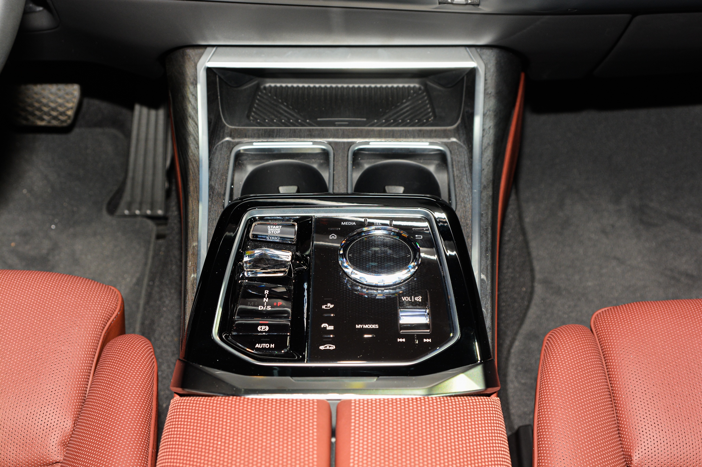 7-Series G70 tai Viet Nam anh 9