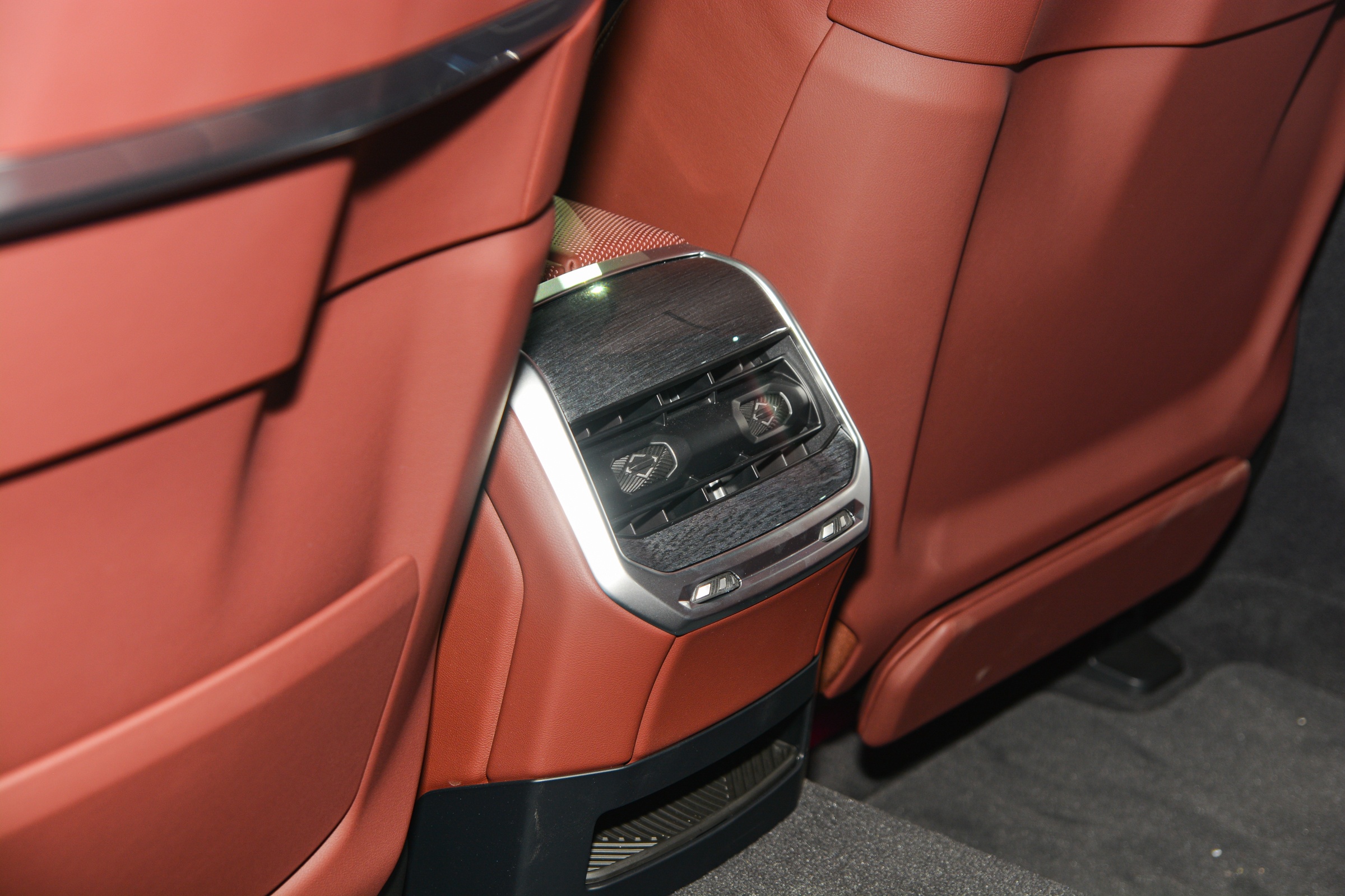 7-Series G70 tai Viet Nam anh 10