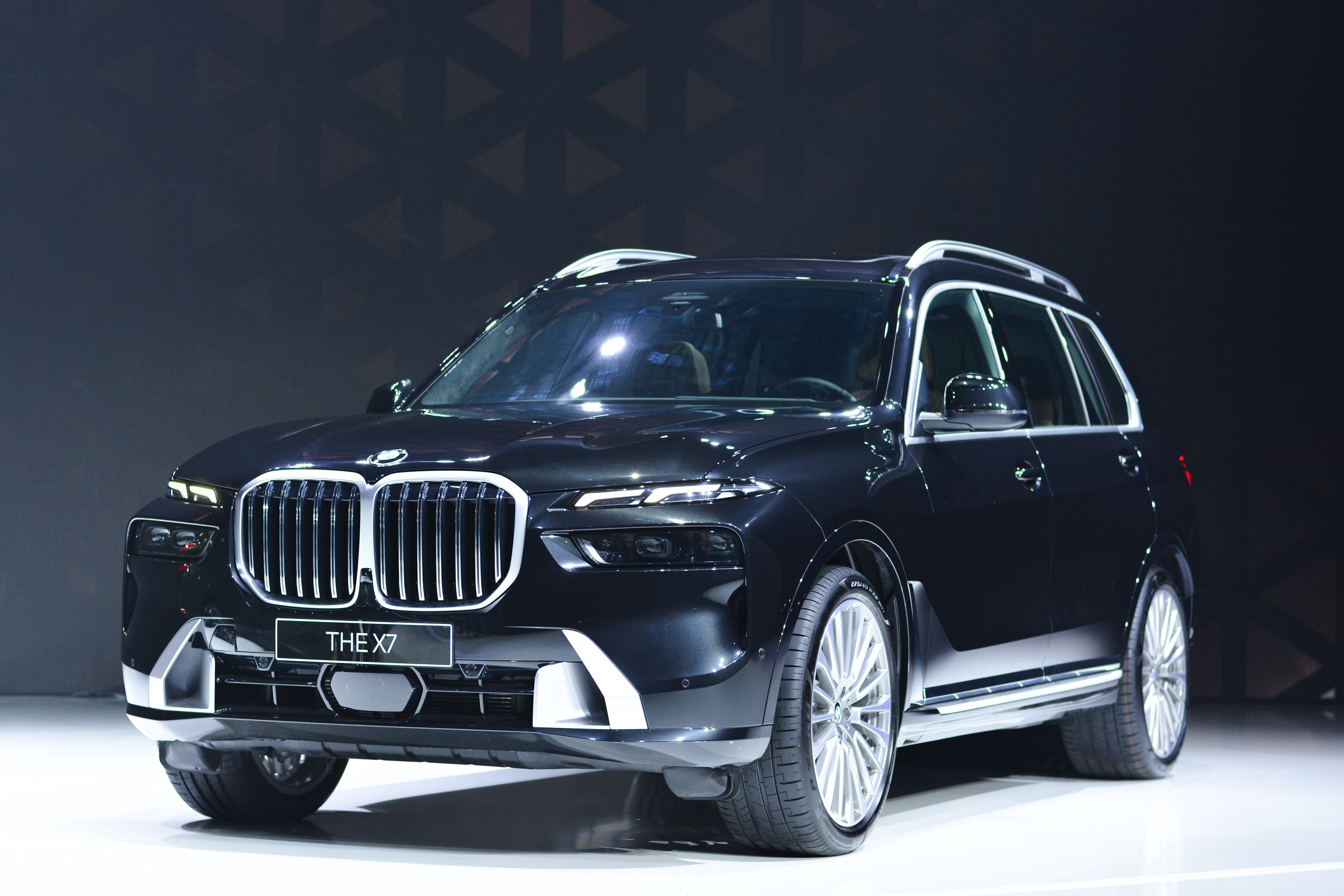 BMW X7 Pure Excellence 2023 gia 7,4 ty dong co gi dac biet? hinh anh