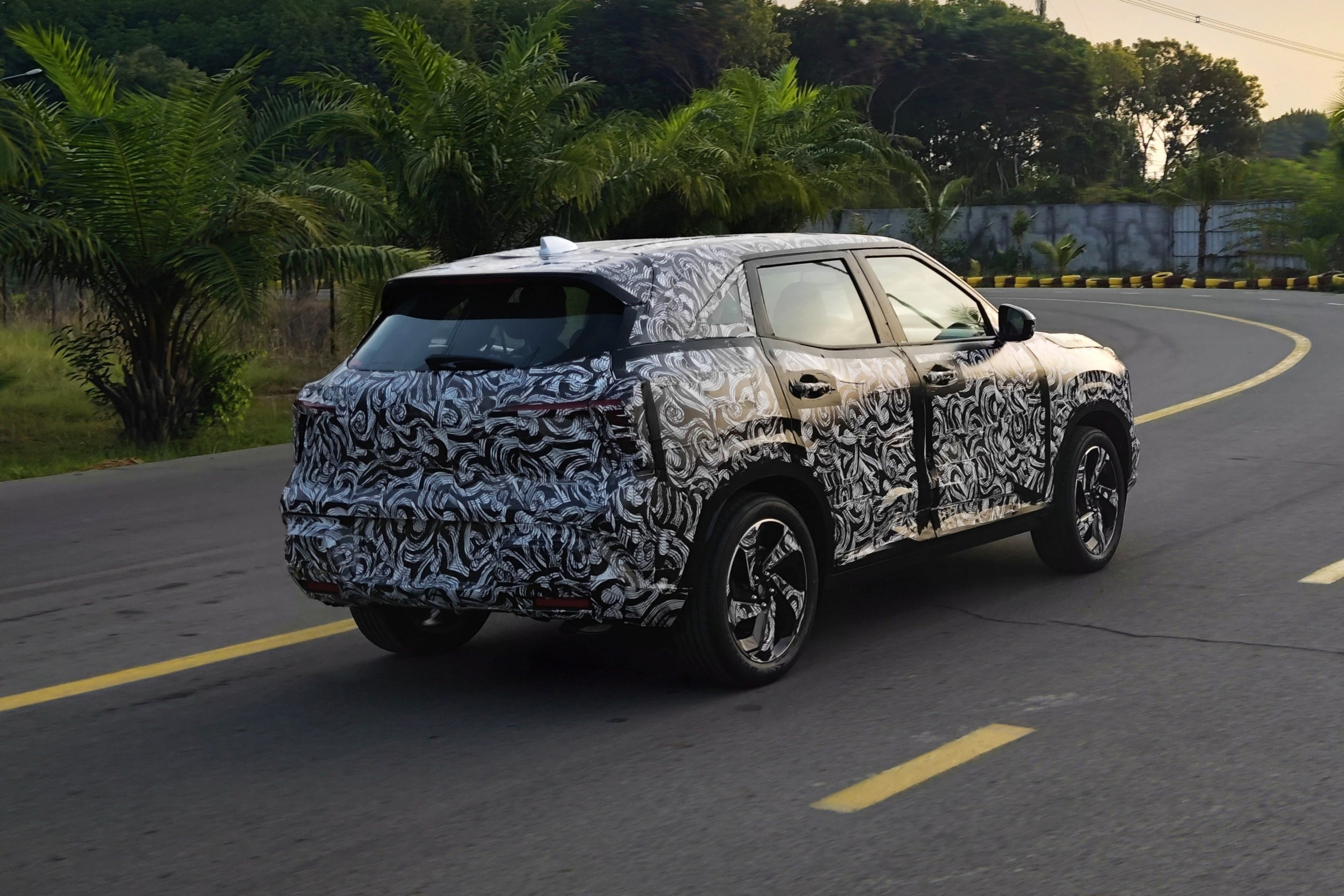 XFC chay thu Viet Nam anh 1