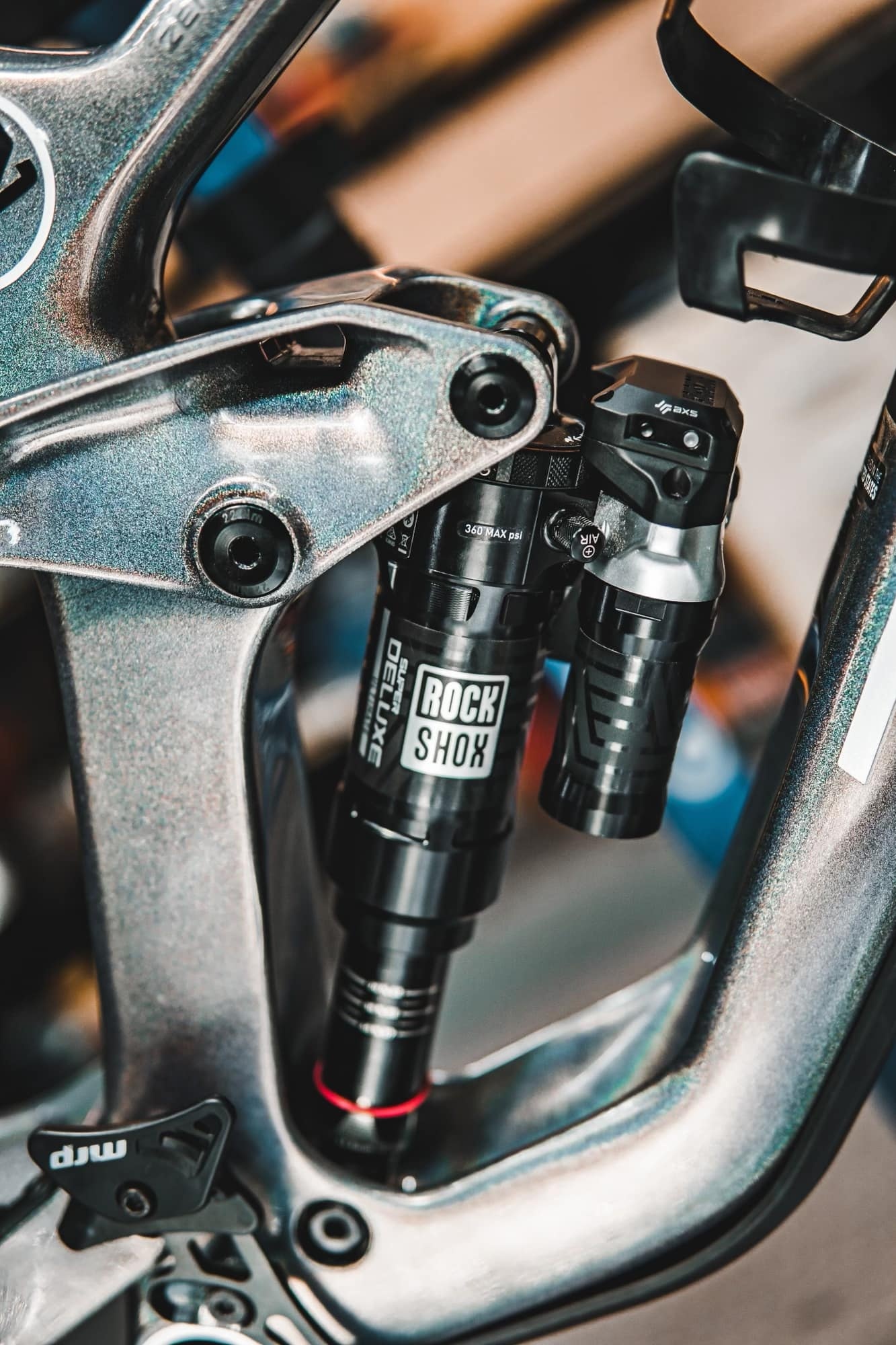 Nguyen Quoc Cuong xe dap anh 3