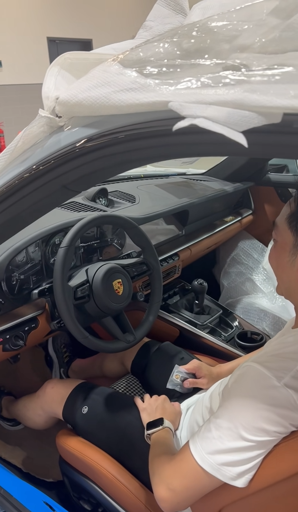 Quoc Cuong Porsche 911 anh 1