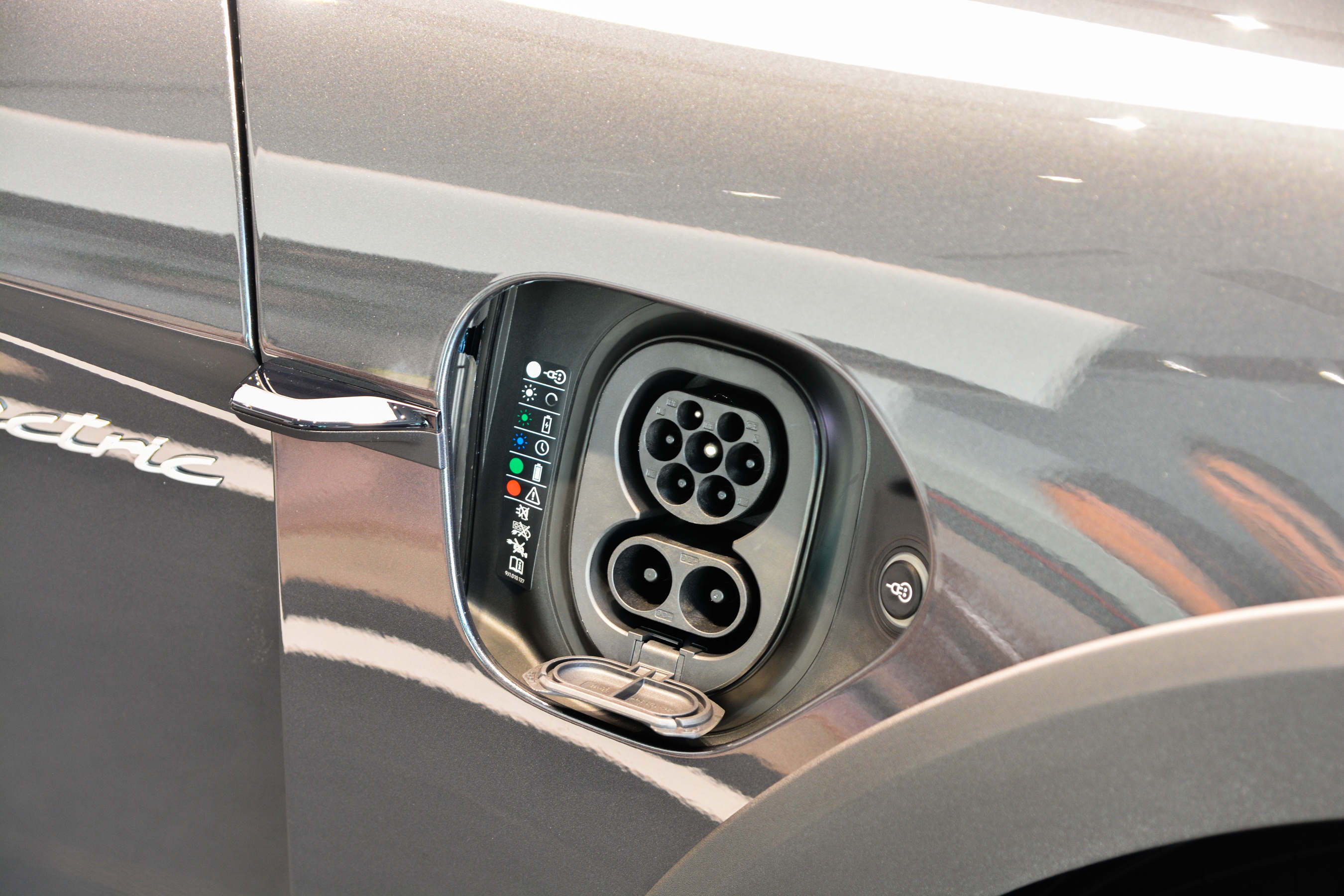 Porsche Taycan Cross Turismo anh 5