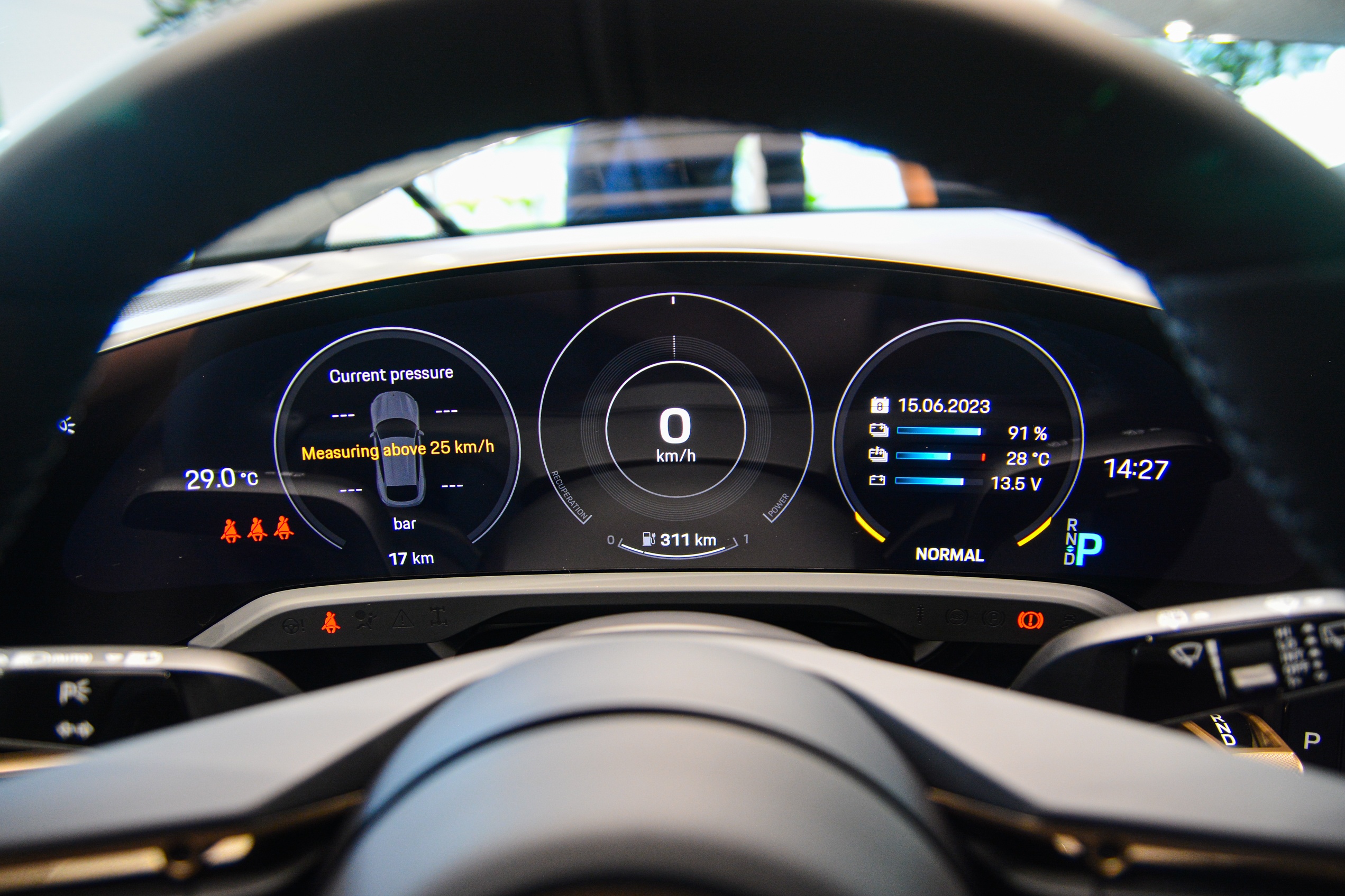 Porsche Taycan Cross Turismo anh 12