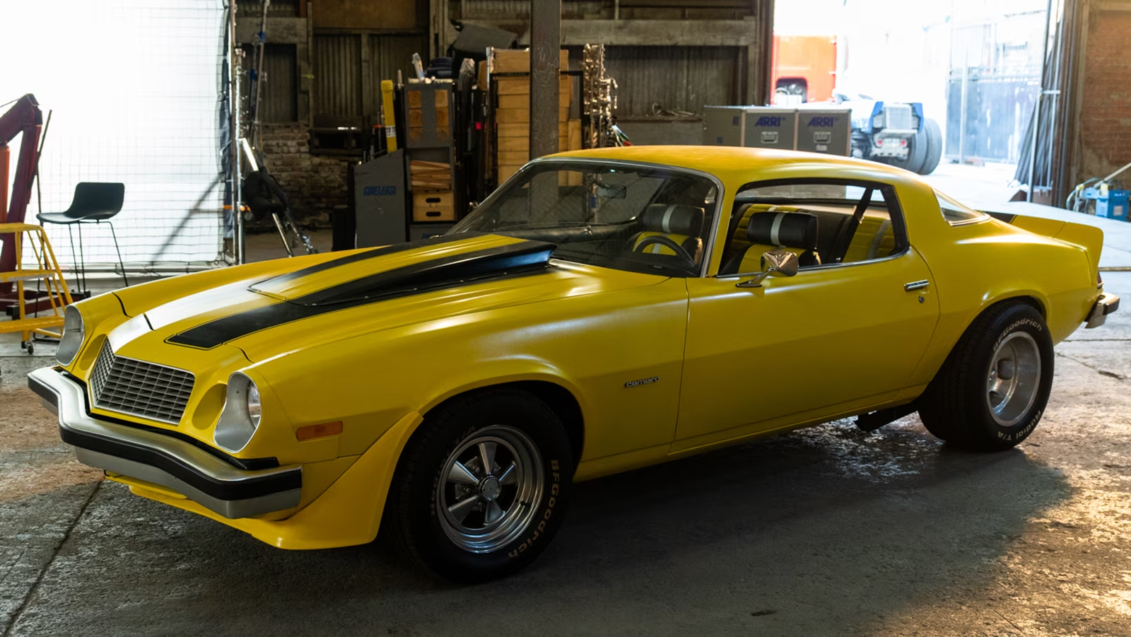 Transformers,  Rise of the Beasts,  Maximal,  Autobot,  Terrorcon,  Freightliner FLA,  Optimus Prime,  Porsche 911,  Carrera RS 3.8,  Mirage,  Chevrolet Camaro,  Bumblebee,  Ducati 916,  Arcee,  Volkswagen Type 2,  Wheeljack,  Kombi,  Peterbilt 359,  Scourge,  Nissan Skyline,  GT-R R33,  Nightbird,  GMC 3500 Tow Truck,  Battletrap,  porsche,  cayenne anh 11