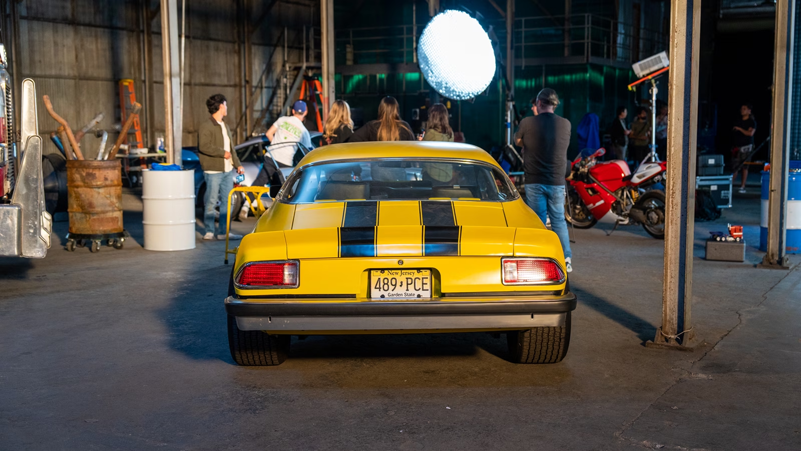 Transformers,  Rise of the Beasts,  Maximal,  Autobot,  Terrorcon,  Freightliner FLA,  Optimus Prime,  Porsche 911,  Carrera RS 3.8,  Mirage,  Chevrolet Camaro,  Bumblebee,  Ducati 916,  Arcee,  Volkswagen Type 2,  Wheeljack,  Kombi,  Peterbilt 359,  Scourge,  Nissan Skyline,  GT-R R33,  Nightbird,  GMC 3500 Tow Truck,  Battletrap,  porsche,  cayenne anh 12