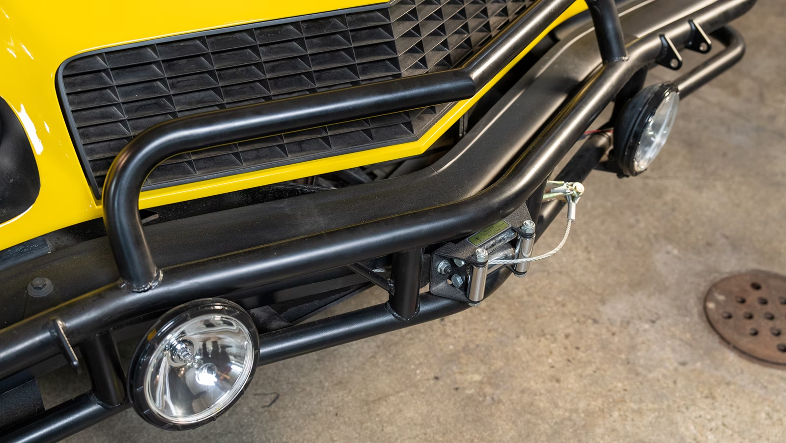 Transformers,  Rise of the Beasts,  Maximal,  Autobot,  Terrorcon,  Freightliner FLA,  Optimus Prime,  Porsche 911,  Carrera RS 3.8,  Mirage,  Chevrolet Camaro,  Bumblebee,  Ducati 916,  Arcee,  Volkswagen Type 2,  Wheeljack,  Kombi,  Peterbilt 359,  Scourge,  Nissan Skyline,  GT-R R33,  Nightbird,  GMC 3500 Tow Truck,  Battletrap,  porsche,  cayenne anh 16