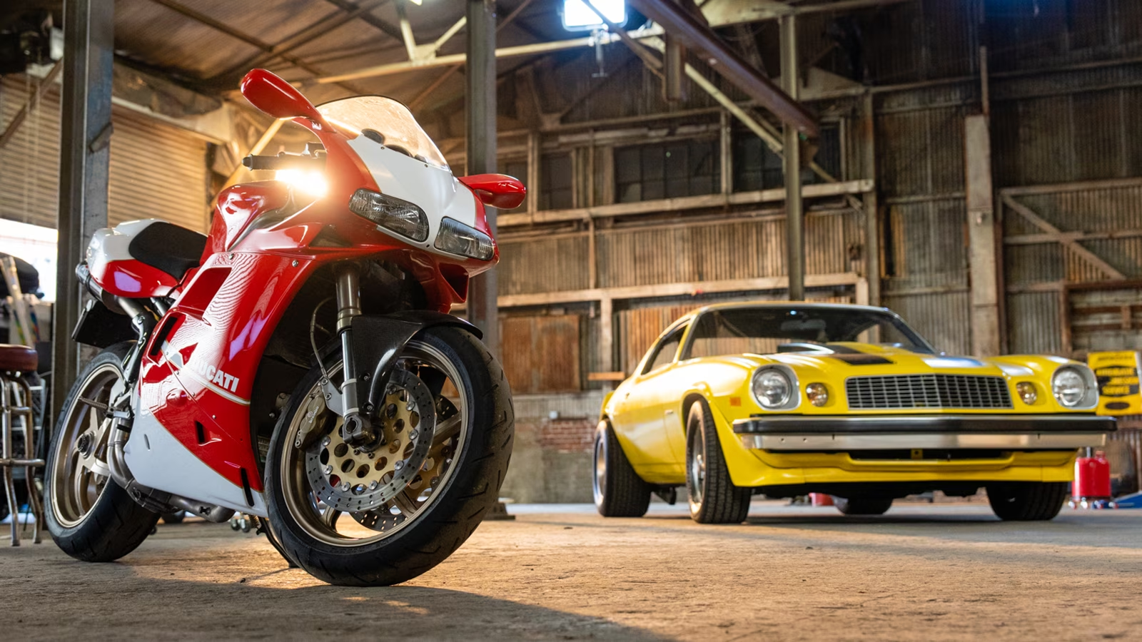 Transformers,  Rise of the Beasts,  Maximal,  Autobot,  Terrorcon,  Freightliner FLA,  Optimus Prime,  Porsche 911,  Carrera RS 3.8,  Mirage,  Chevrolet Camaro,  Bumblebee,  Ducati 916,  Arcee,  Volkswagen Type 2,  Wheeljack,  Kombi,  Peterbilt 359,  Scourge,  Nissan Skyline,  GT-R R33,  Nightbird,  GMC 3500 Tow Truck,  Battletrap,  porsche,  cayenne anh 18