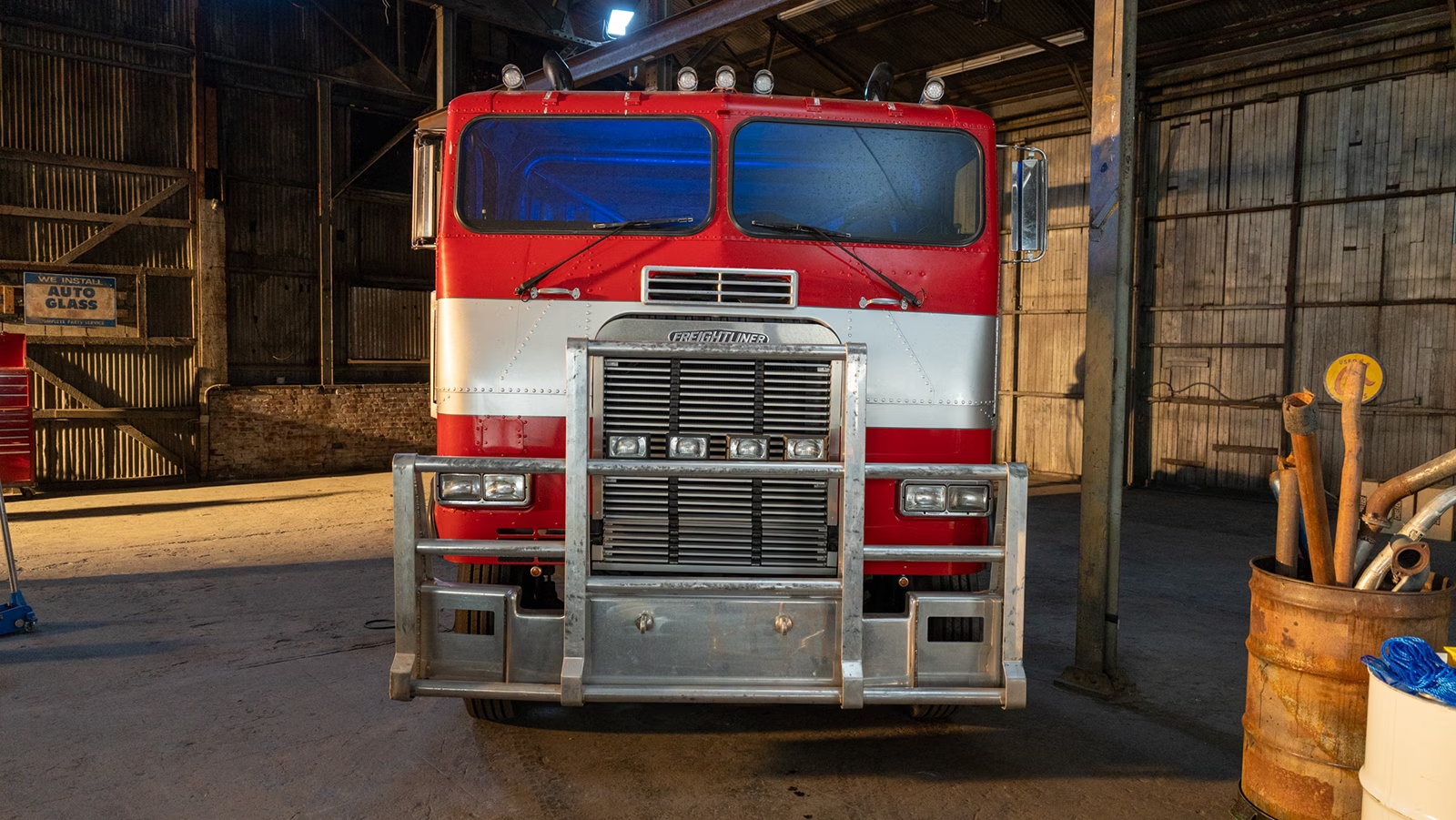 Transformers,  Rise of the Beasts,  Maximal,  Autobot,  Terrorcon,  Freightliner FLA,  Optimus Prime,  Porsche 911,  Carrera RS 3.8,  Mirage,  Chevrolet Camaro,  Bumblebee,  Ducati 916,  Arcee,  Volkswagen Type 2,  Wheeljack,  Kombi,  Peterbilt 359,  Scourge,  Nissan Skyline,  GT-R R33,  Nightbird,  GMC 3500 Tow Truck,  Battletrap,  porsche,  cayenne anh 2