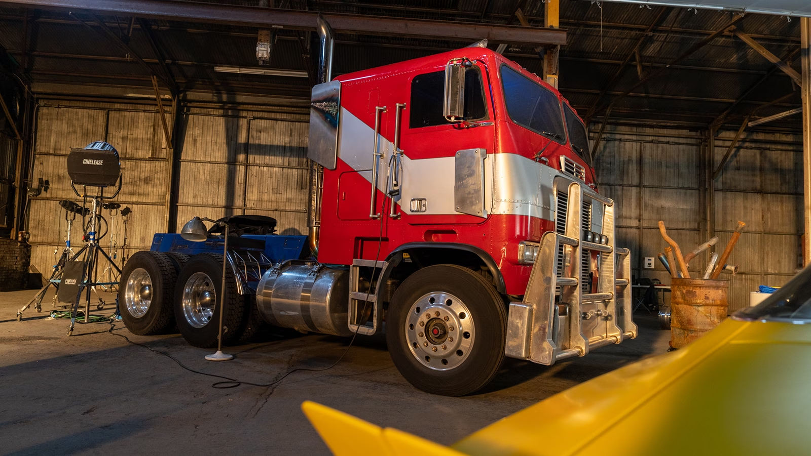 Transformers,  Rise of the Beasts,  Maximal,  Autobot,  Terrorcon,  Freightliner FLA,  Optimus Prime,  Porsche 911,  Carrera RS 3.8,  Mirage,  Chevrolet Camaro,  Bumblebee,  Ducati 916,  Arcee,  Volkswagen Type 2,  Wheeljack,  Kombi,  Peterbilt 359,  Scourge,  Nissan Skyline,  GT-R R33,  Nightbird,  GMC 3500 Tow Truck,  Battletrap,  porsche,  cayenne anh 3