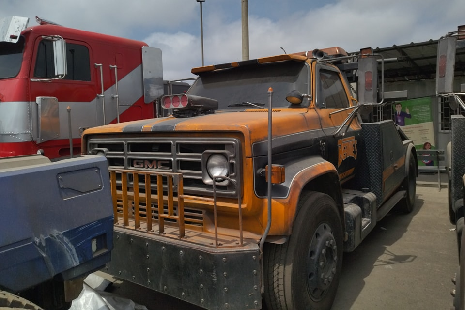 Transformers,  Rise of the Beasts,  Maximal,  Autobot,  Terrorcon,  Freightliner FLA,  Optimus Prime,  Porsche 911,  Carrera RS 3.8,  Mirage,  Chevrolet Camaro,  Bumblebee,  Ducati 916,  Arcee,  Volkswagen Type 2,  Wheeljack,  Kombi,  Peterbilt 359,  Scourge,  Nissan Skyline,  GT-R R33,  Nightbird,  GMC 3500 Tow Truck,  Battletrap,  porsche,  cayenne anh 26