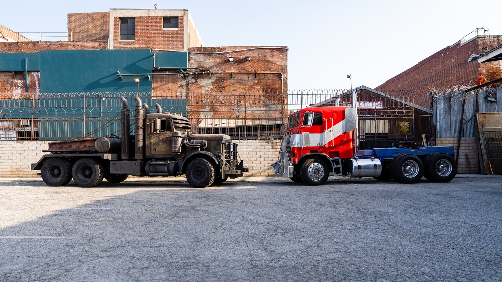 Transformers,  Rise of the Beasts,  Maximal,  Autobot,  Terrorcon,  Freightliner FLA,  Optimus Prime,  Porsche 911,  Carrera RS 3.8,  Mirage,  Chevrolet Camaro,  Bumblebee,  Ducati 916,  Arcee,  Volkswagen Type 2,  Wheeljack,  Kombi,  Peterbilt 359,  Scourge,  Nissan Skyline,  GT-R R33,  Nightbird,  GMC 3500 Tow Truck,  Battletrap,  porsche,  cayenne anh 22