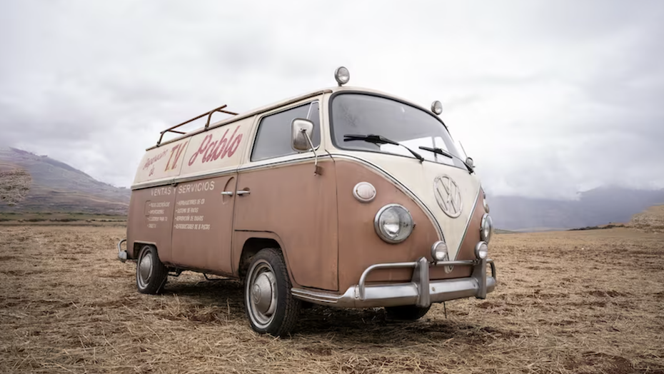 Transformers,  Rise of the Beasts,  Maximal,  Autobot,  Terrorcon,  Freightliner FLA,  Optimus Prime,  Porsche 911,  Carrera RS 3.8,  Mirage,  Chevrolet Camaro,  Bumblebee,  Ducati 916,  Arcee,  Volkswagen Type 2,  Wheeljack,  Kombi,  Peterbilt 359,  Scourge,  Nissan Skyline,  GT-R R33,  Nightbird,  GMC 3500 Tow Truck,  Battletrap,  porsche,  cayenne anh 21