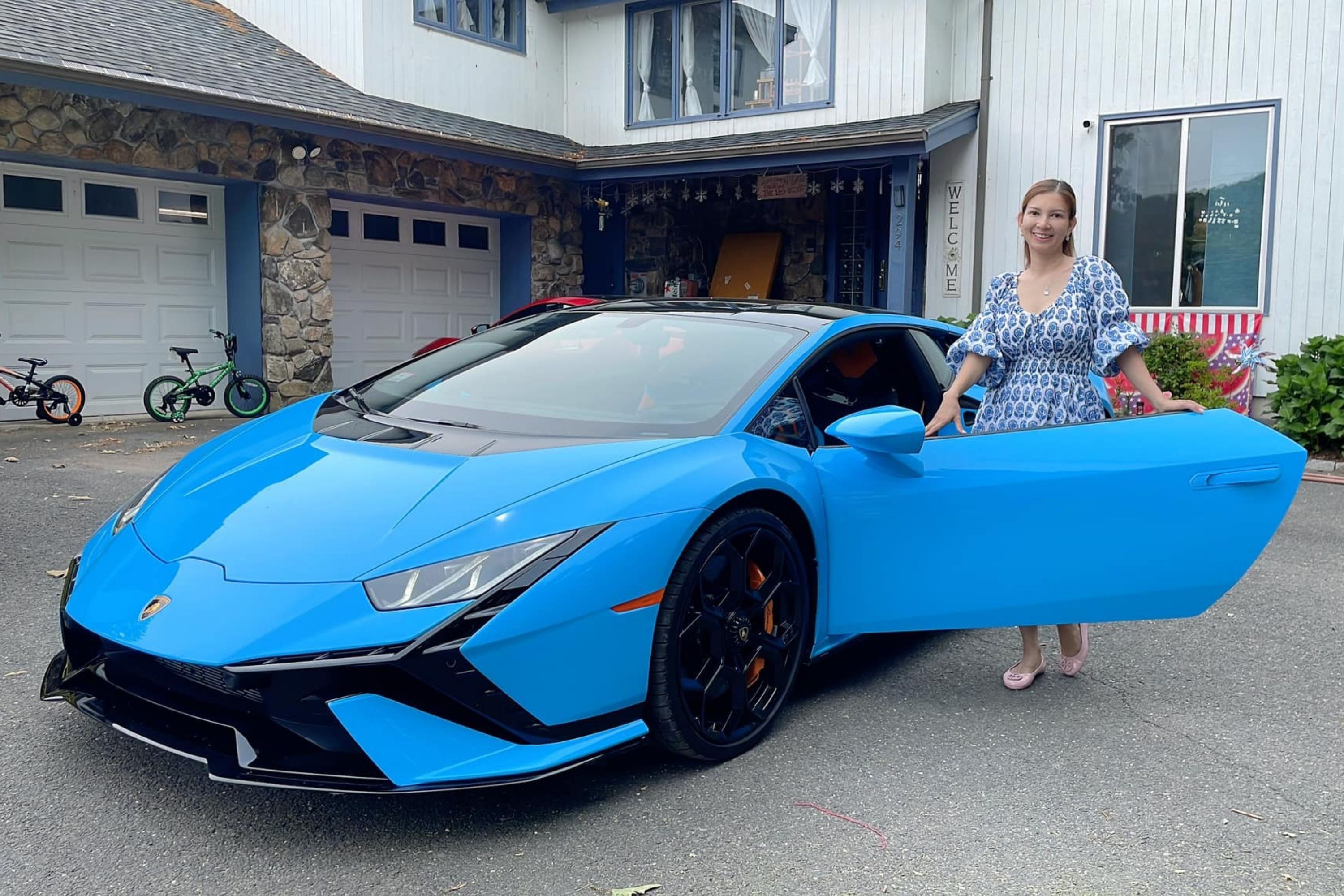 Ca si Pham Thanh Thao tau Lamborghini Huracan Tecnica hinh anh