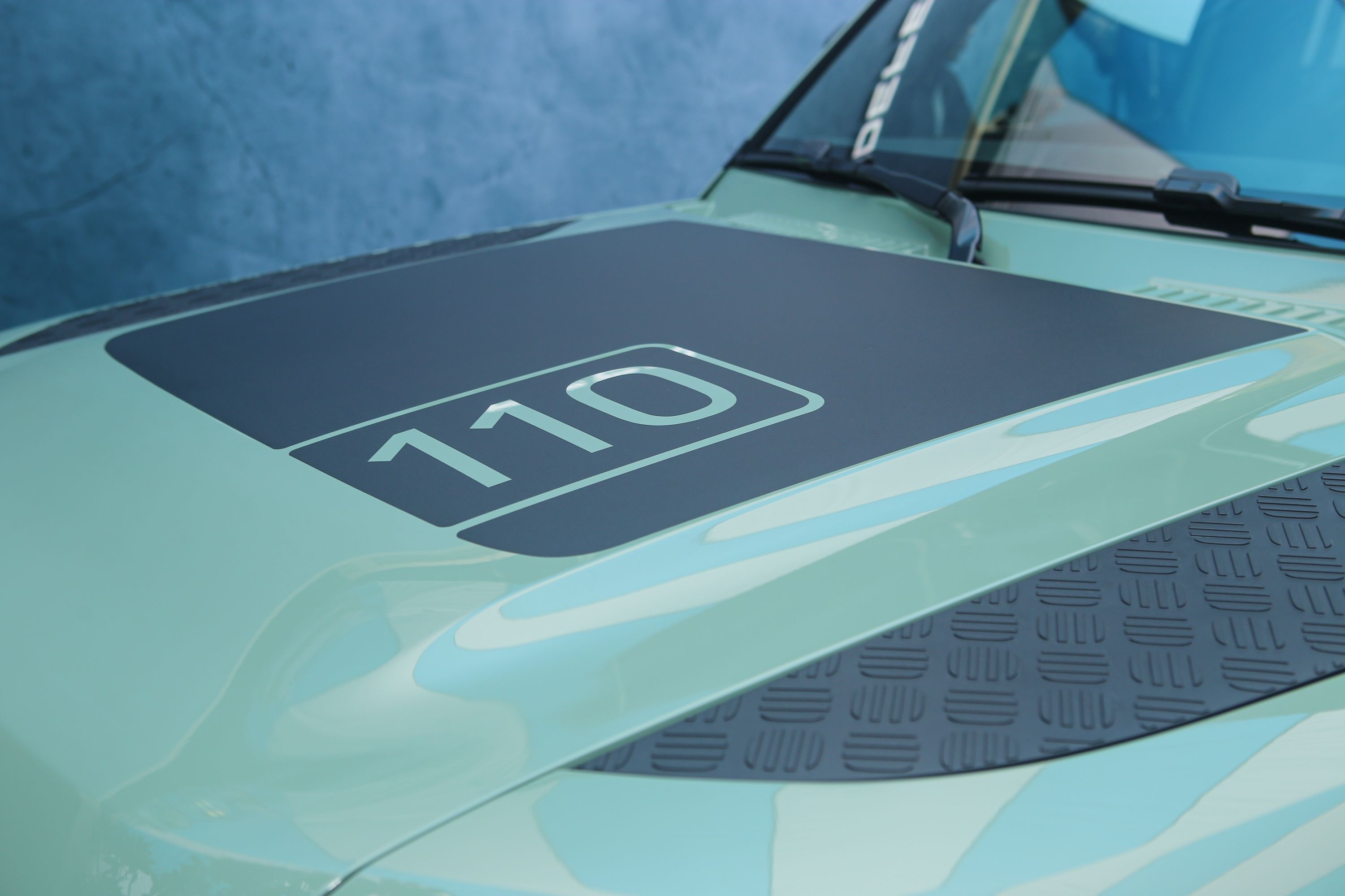 Defender 75th ra mat anh 2