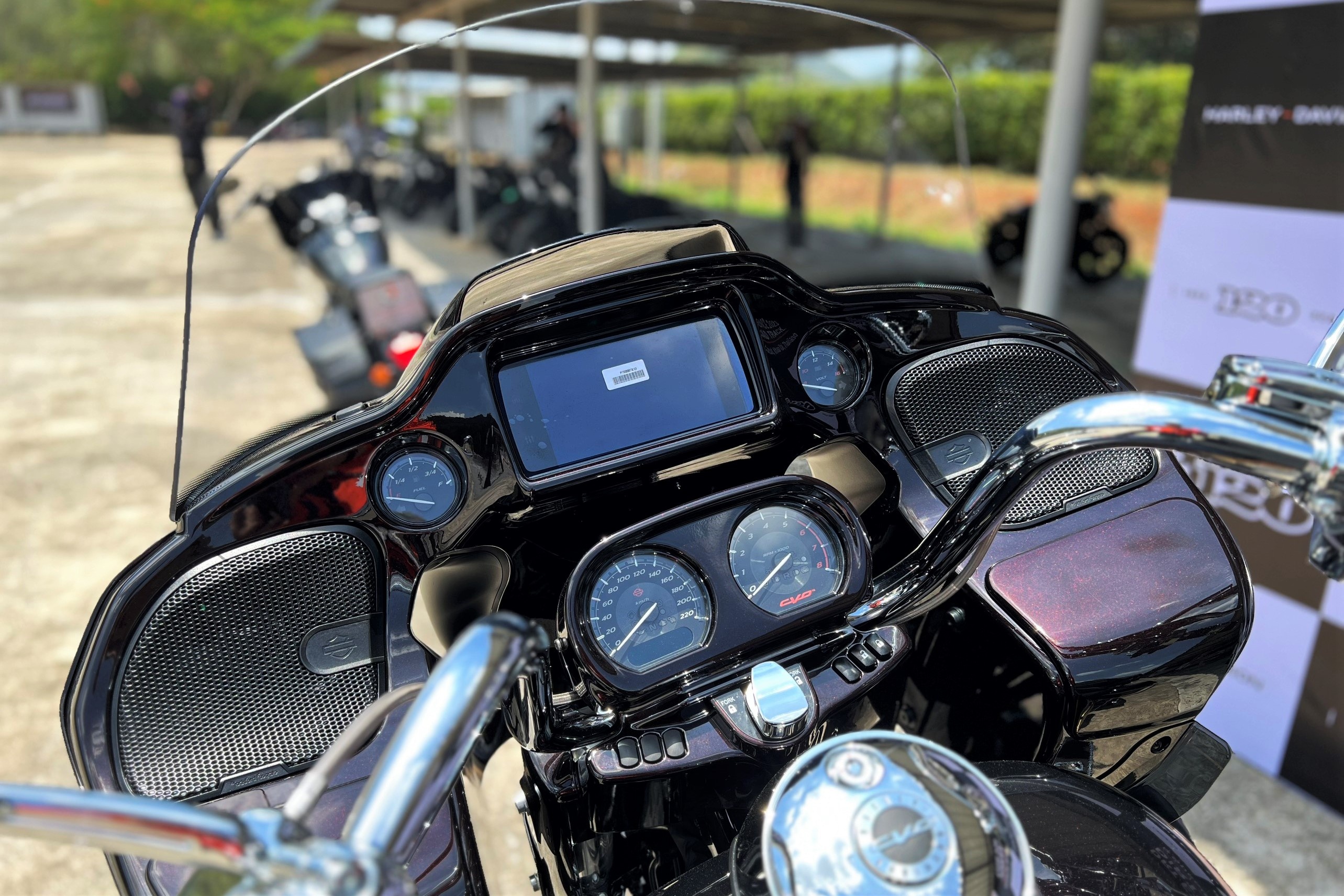 Road Glide CVO ky niem anh 6
