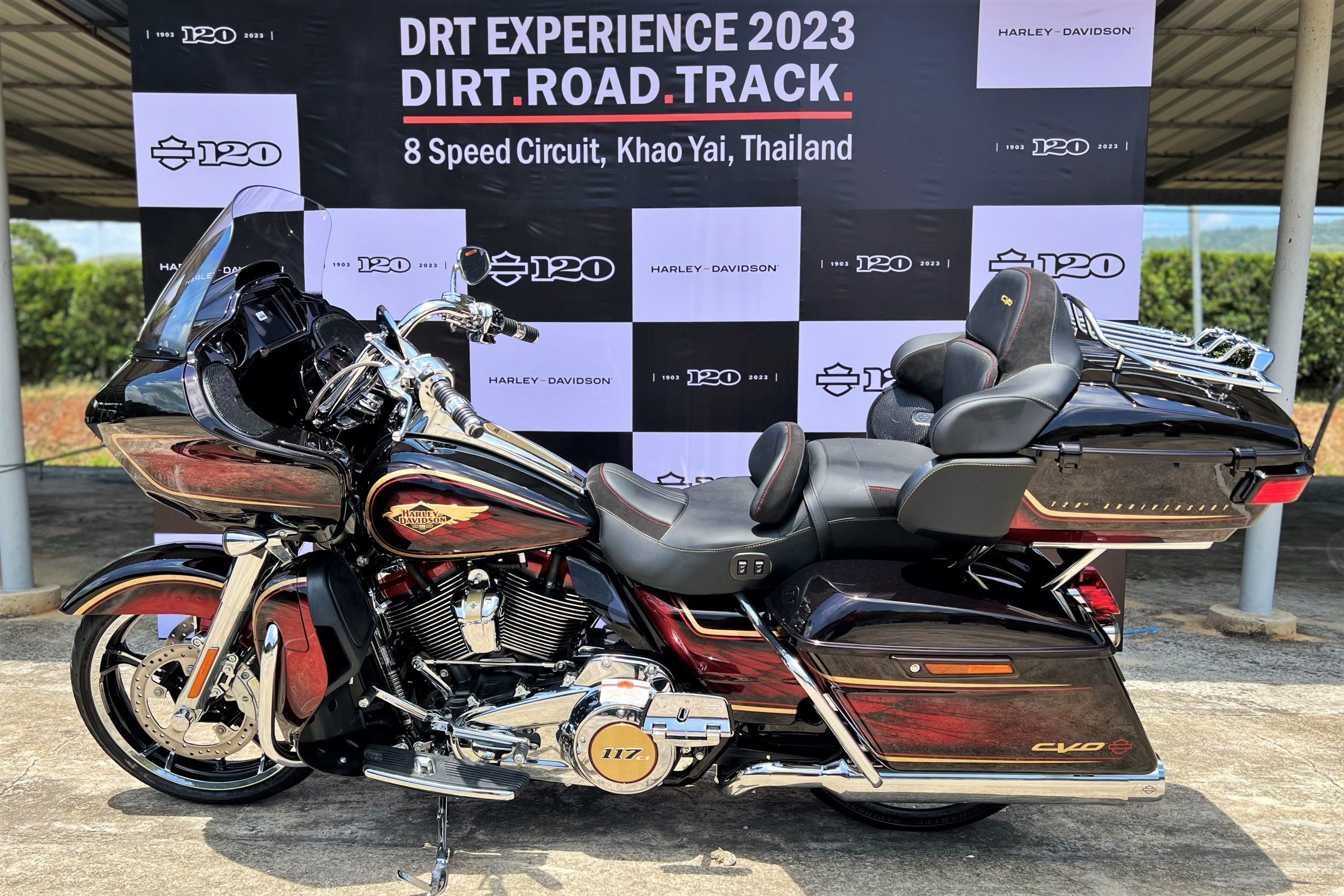 Road Glide CVO ky niem anh 11