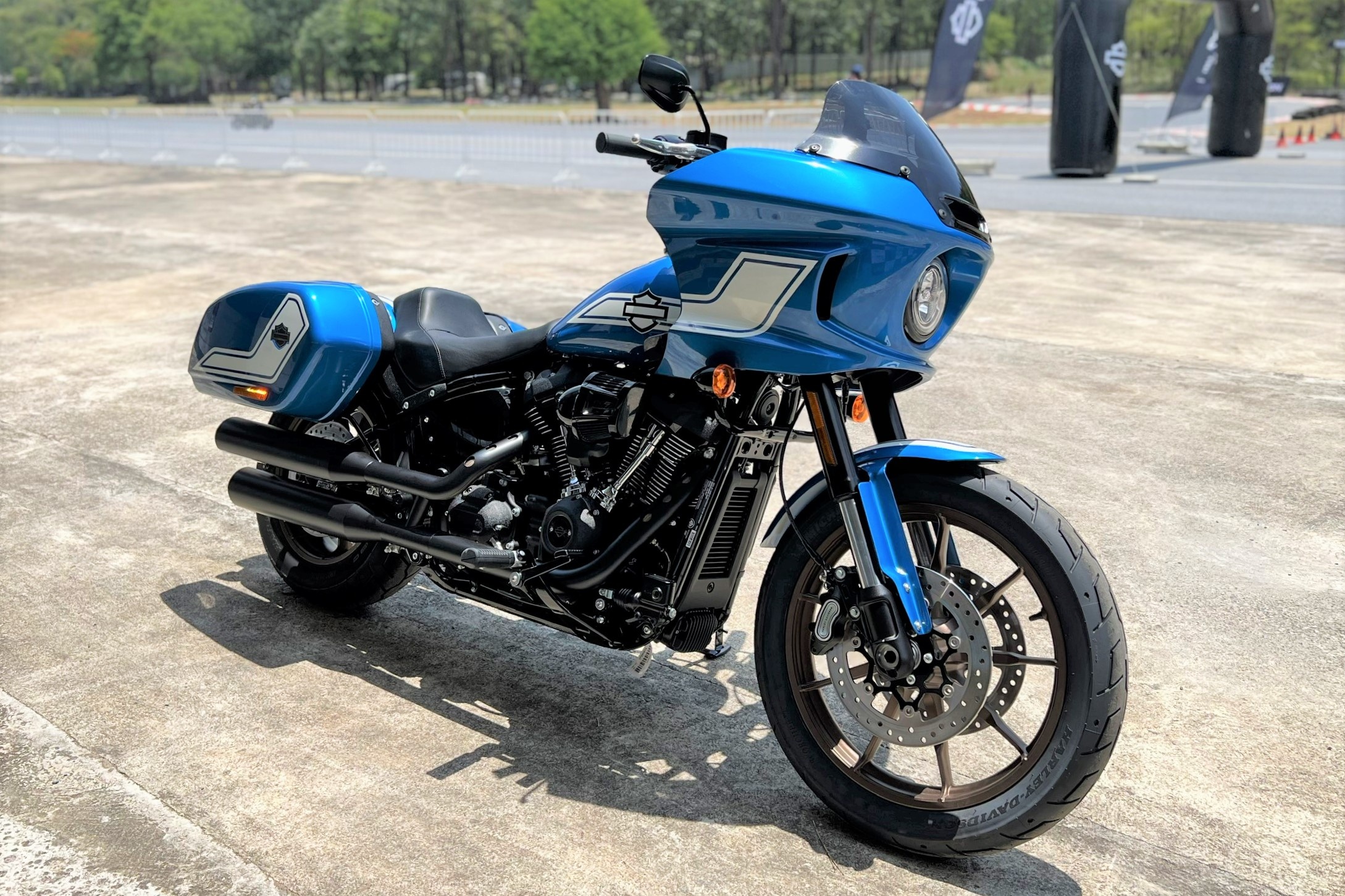 Low Rider ST Fast Johnnie anh 10