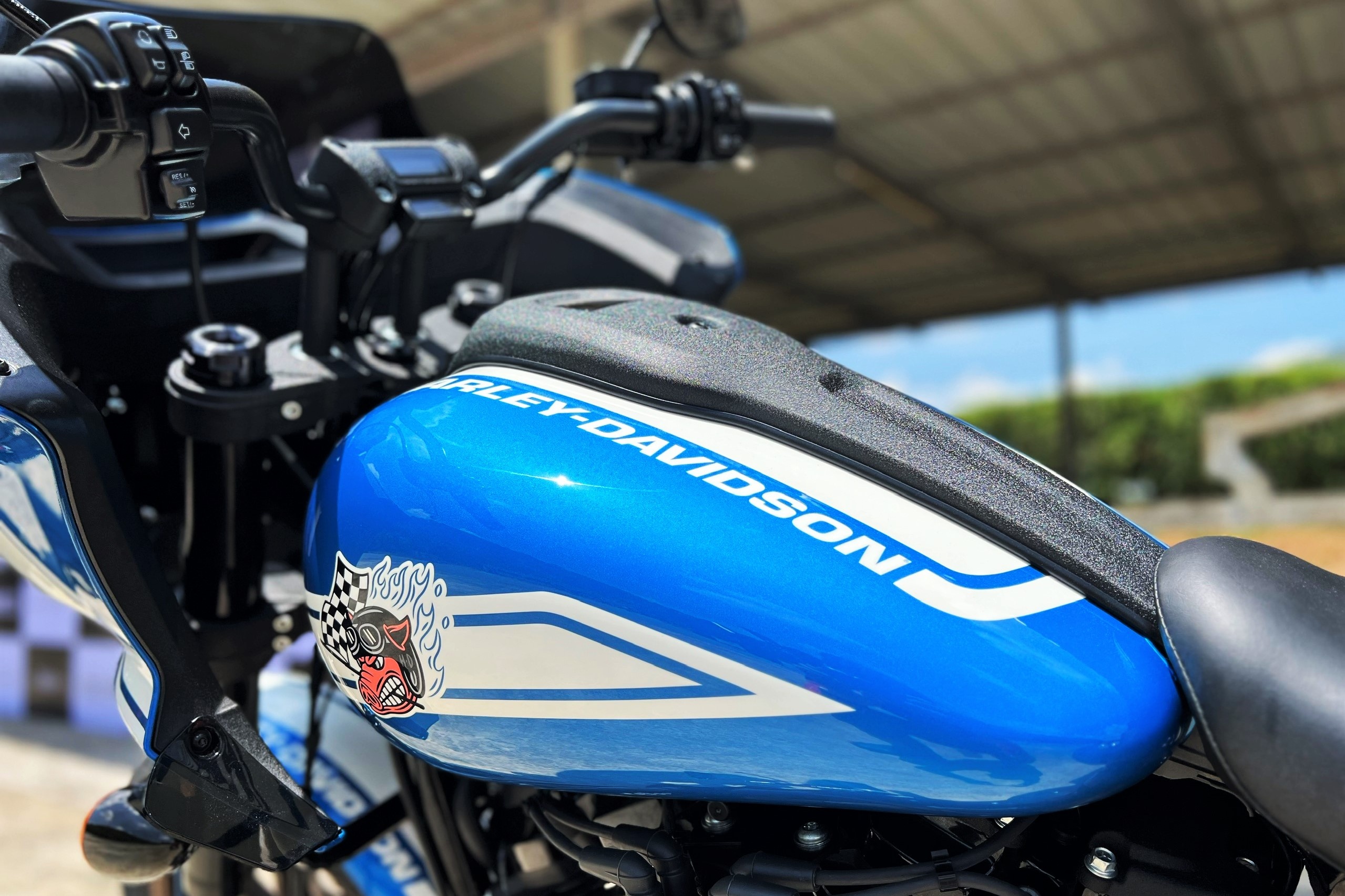 Low Rider ST Fast Johnnie anh 4