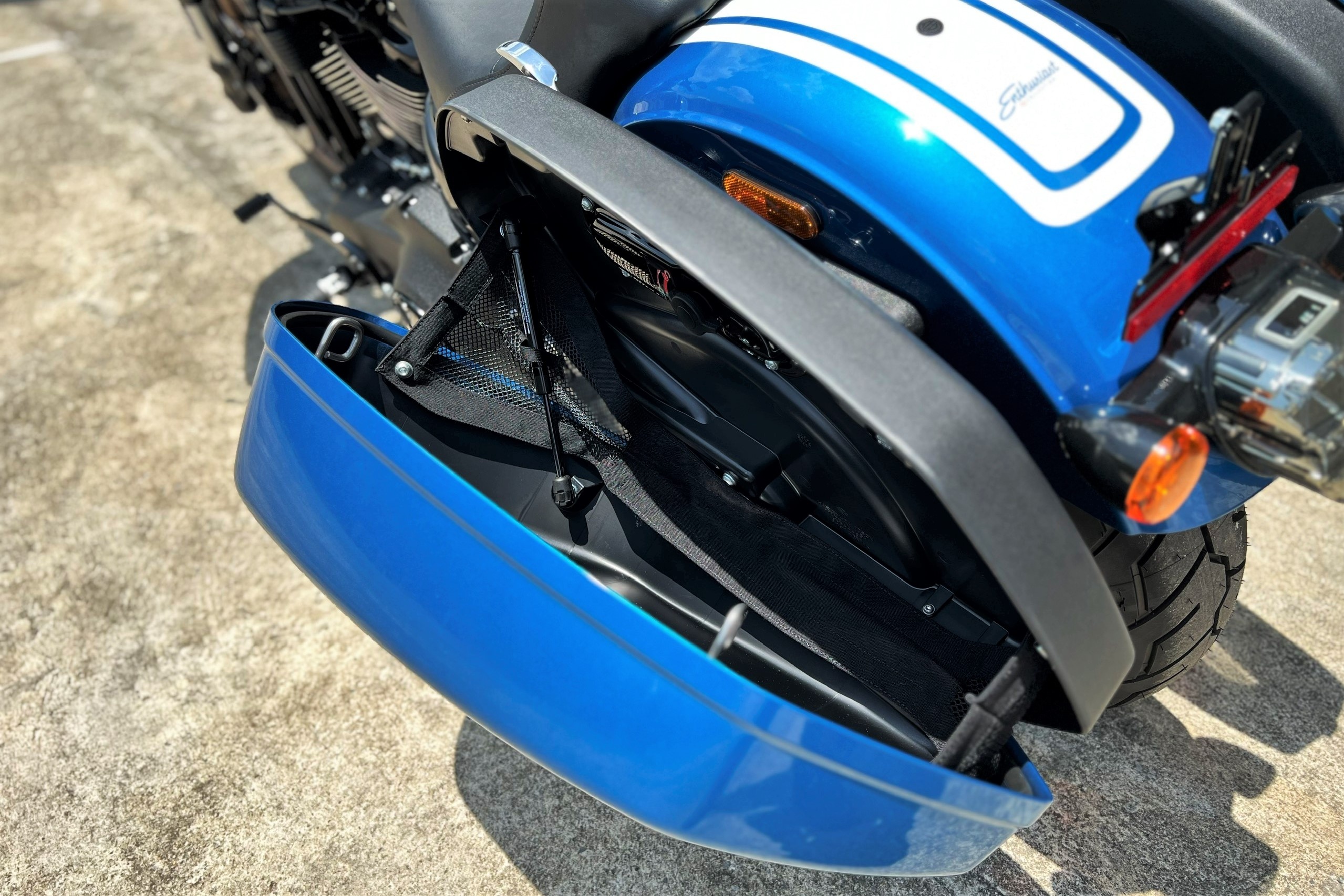 Low Rider ST Fast Johnnie anh 8