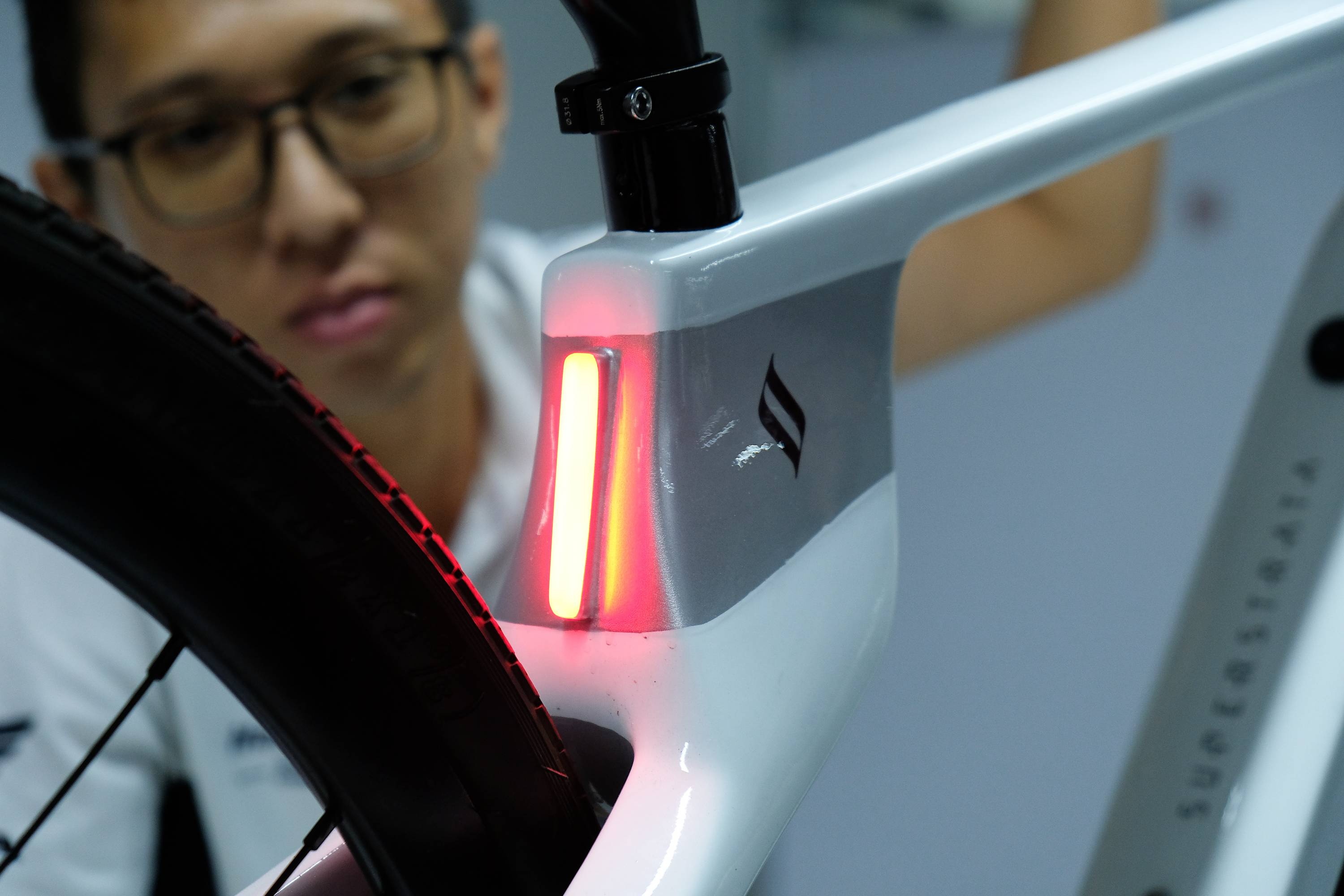 xe dap in 3D carbon anh 5