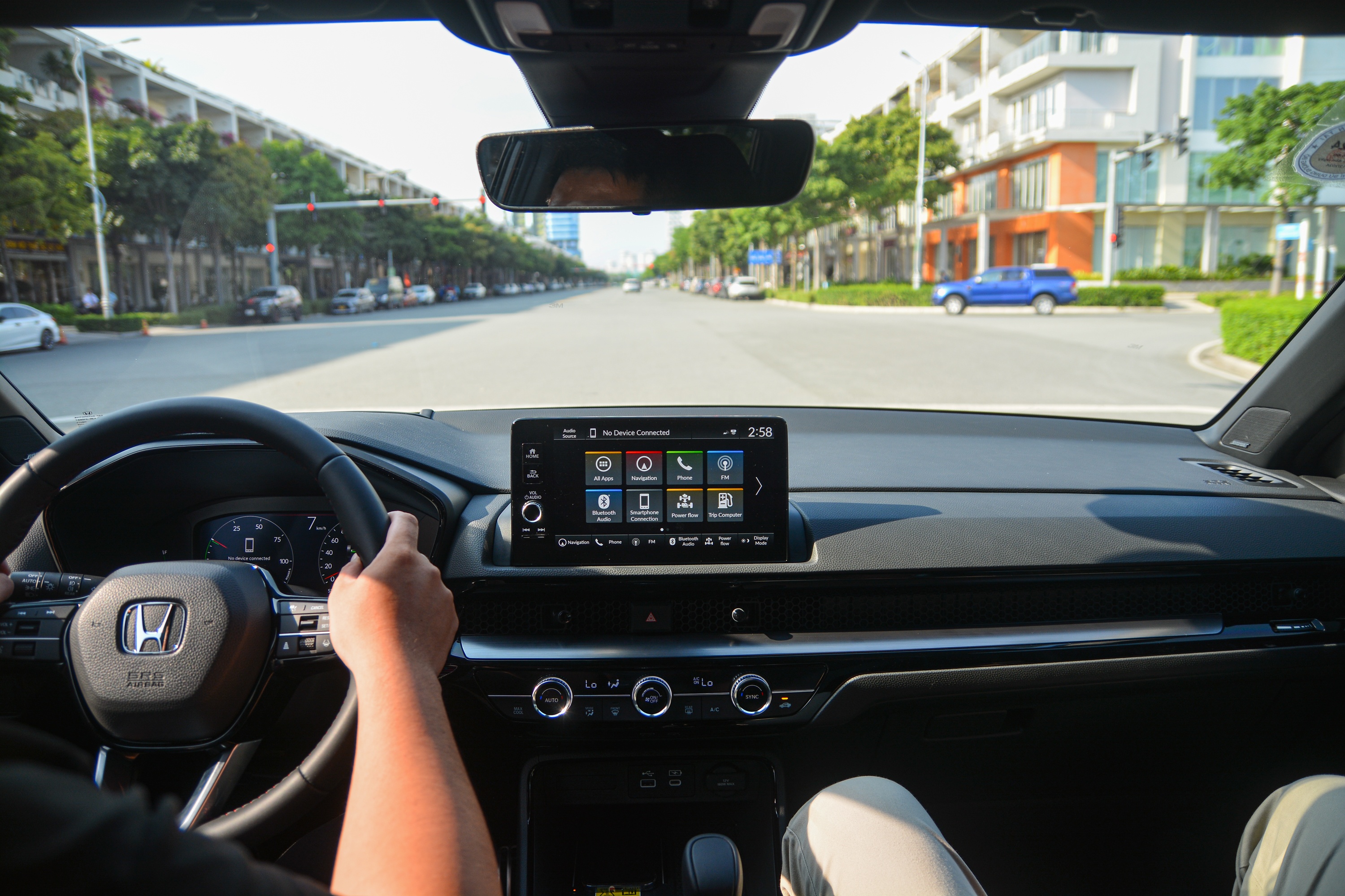 Cam lai Honda CR-V Hybrid anh 2