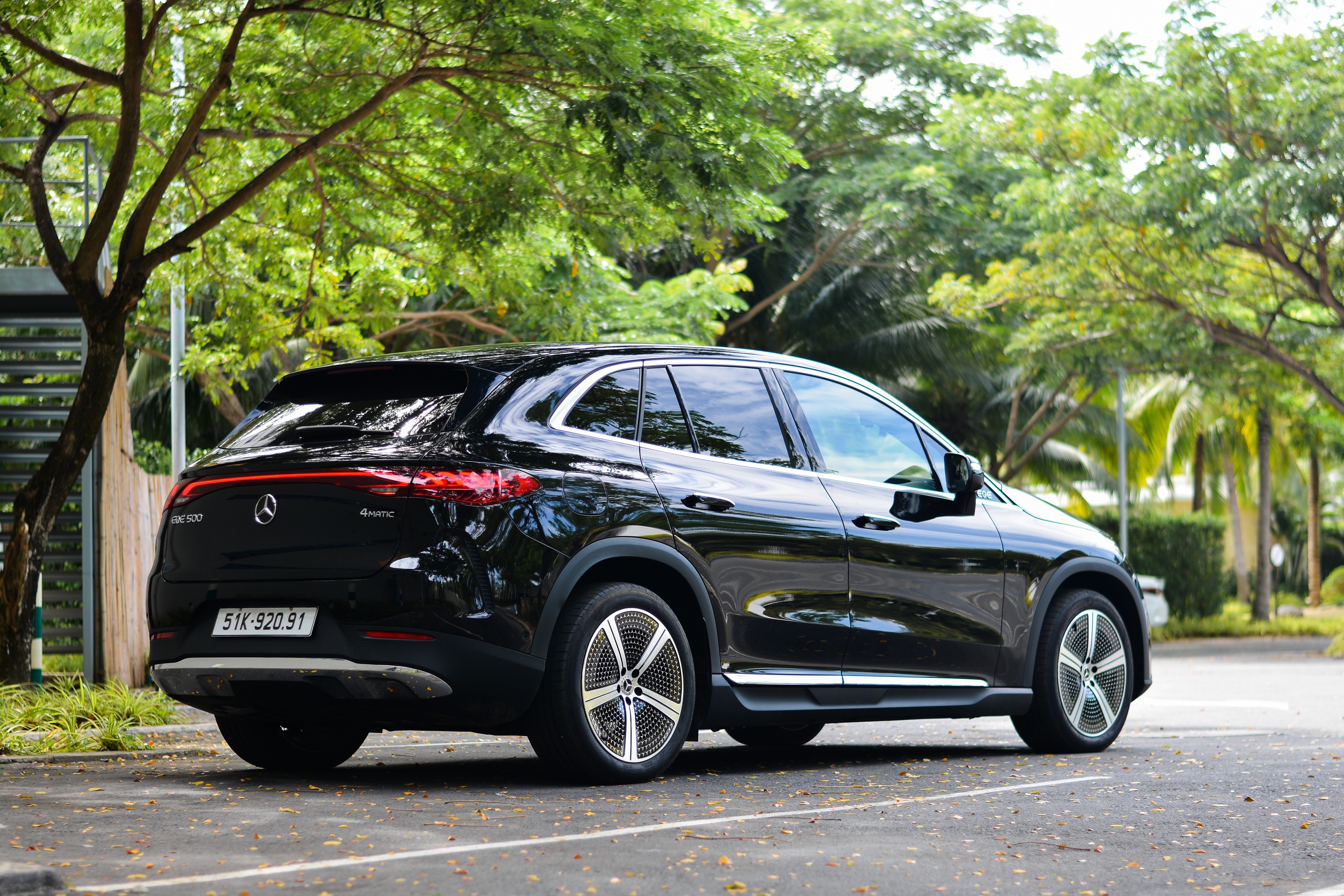Chi tiết Mercedes-Benz EQE SUV ảnh 11 Chi tiet Mercedes-Benz EQE SUV anh 11