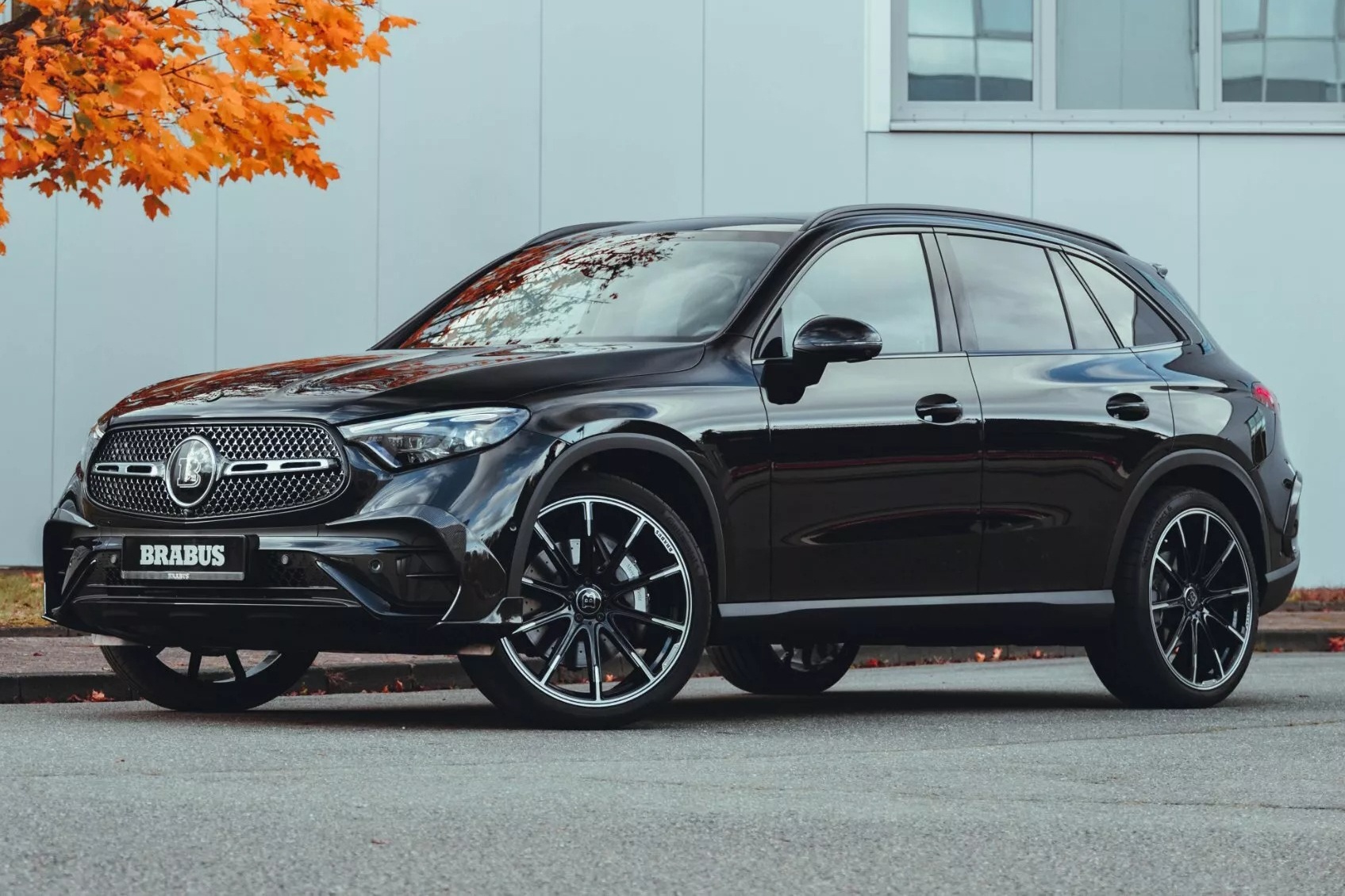 Mercedes-Benz GLC 300 voi goi nang cap manh gan 300 ma luc hinh anh