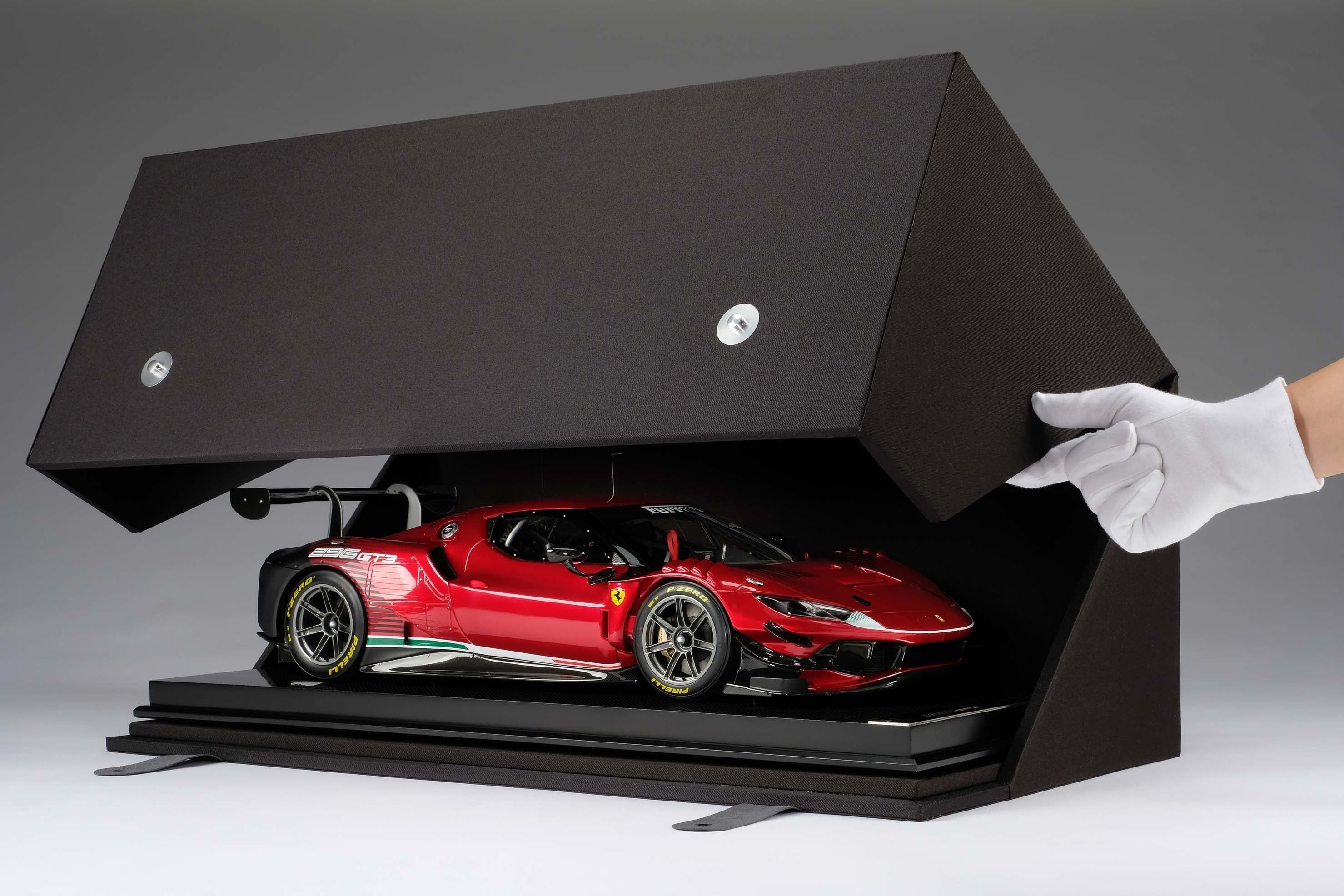 Mo hinh Ferrari 296 GT3 gia dat hon oto hang A, gioi han 199 chiec hinh anh