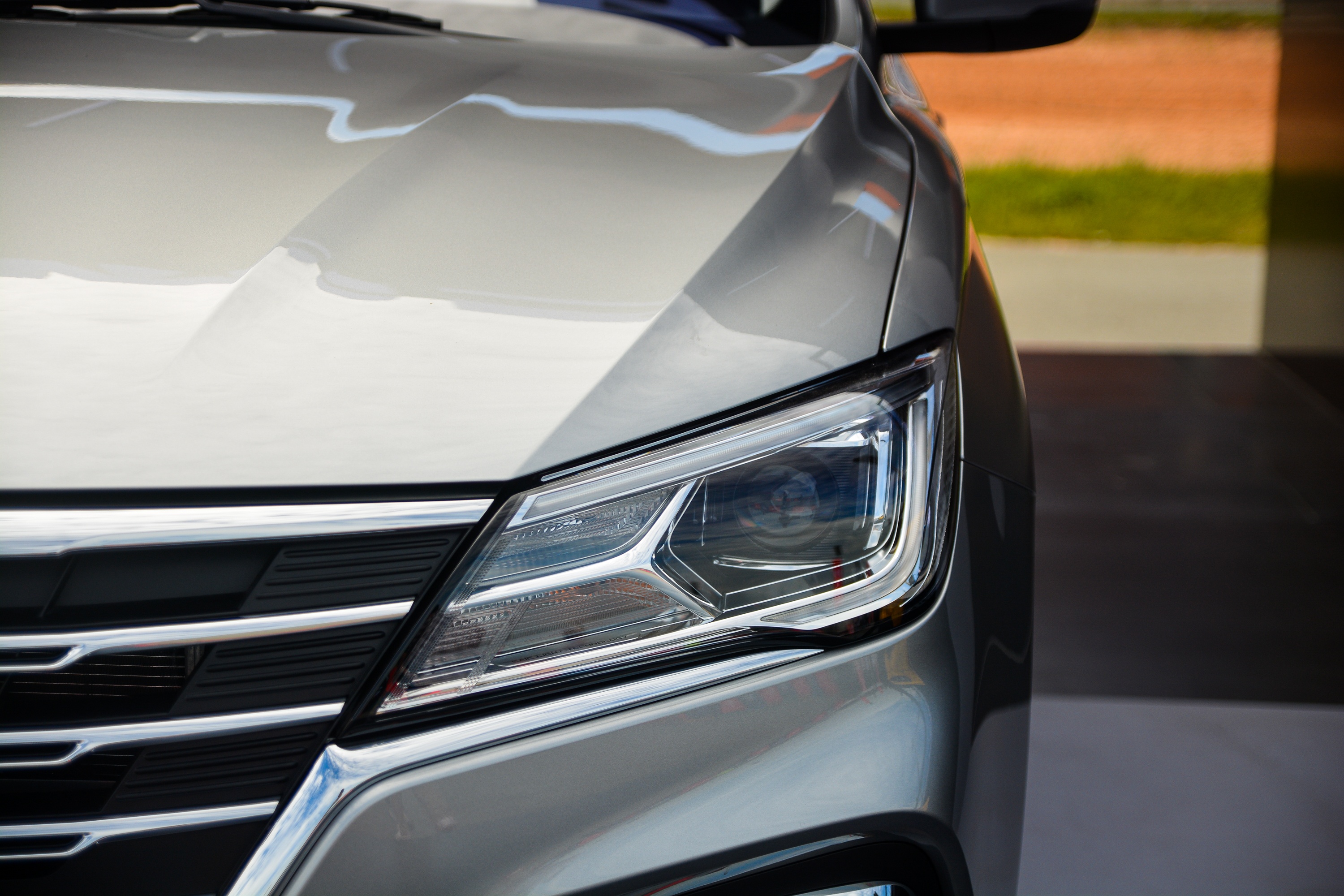 Trang bi tren New MG5 anh 3