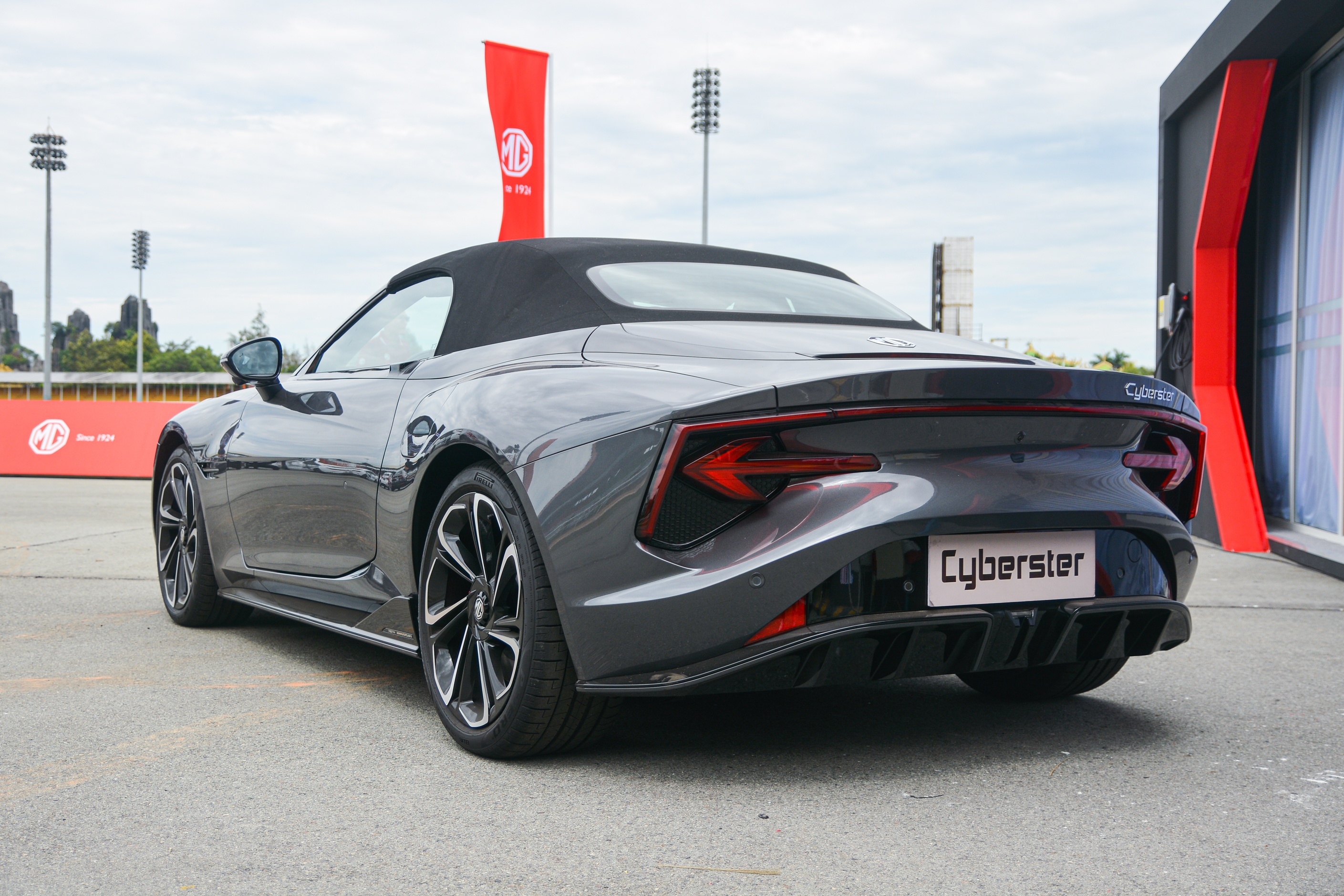 sieu xe dien MG Cyberster anh 6