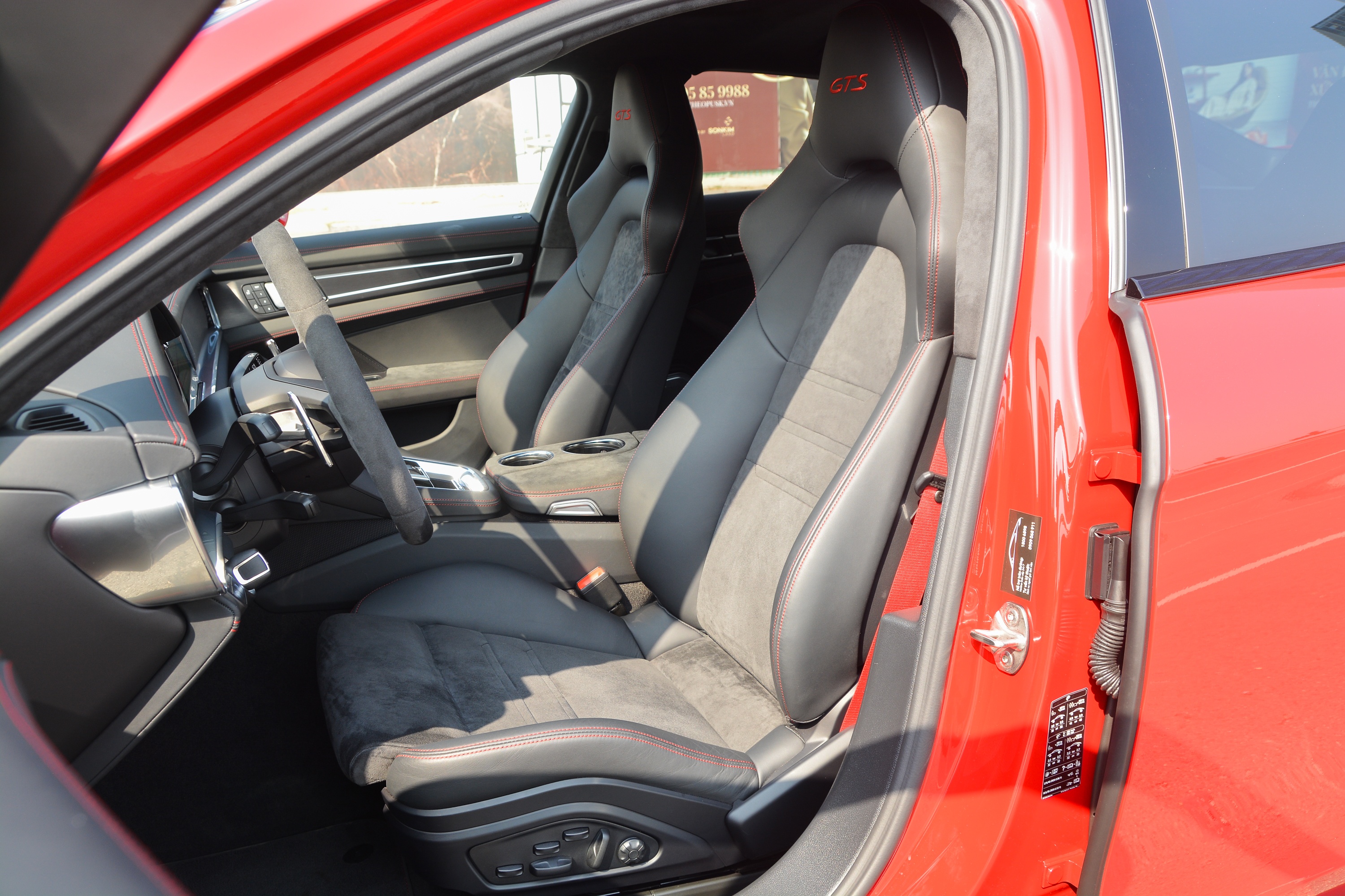 Porsche Panamera GTS nang cap anh 7