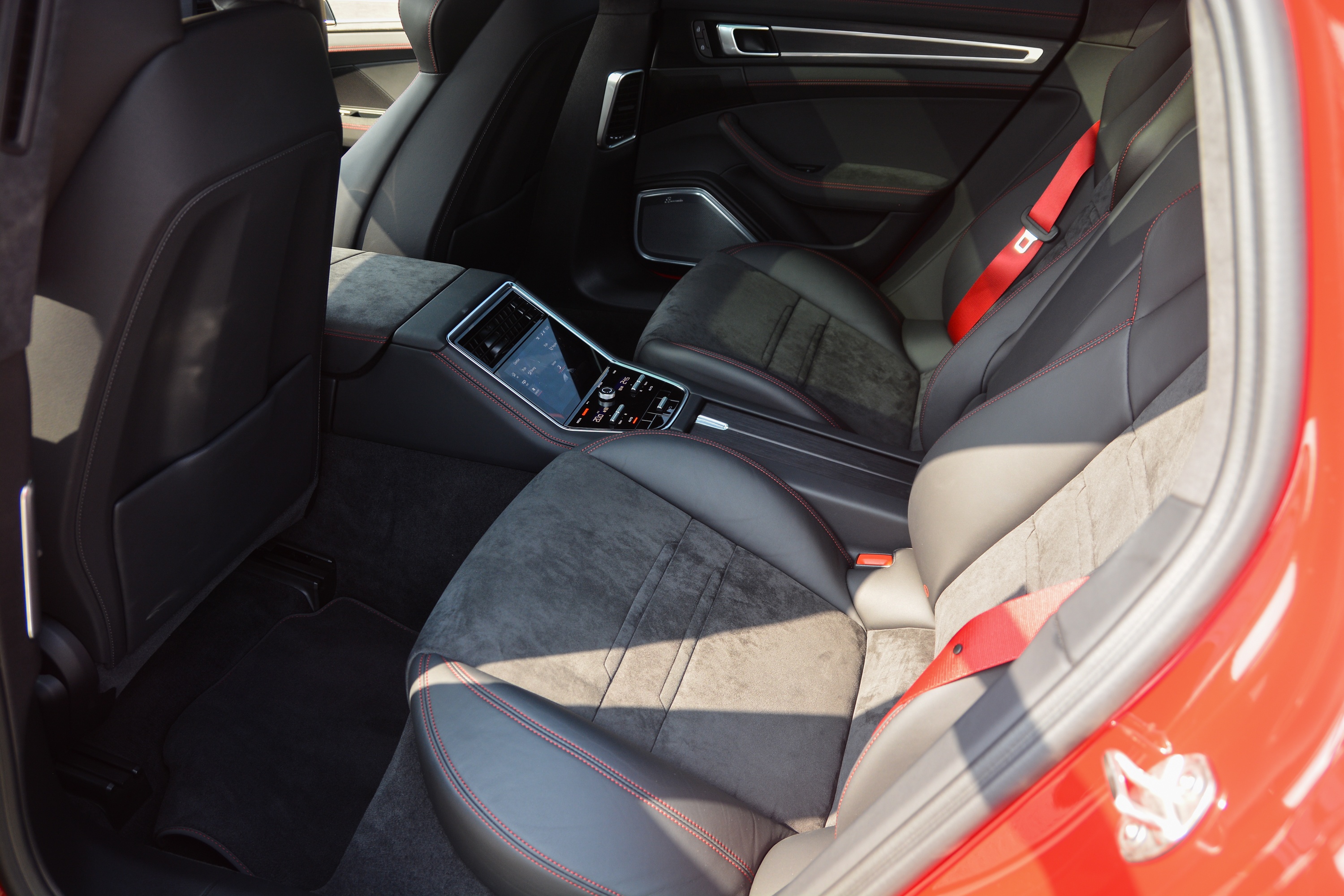 Porsche Panamera GTS nang cap anh 11